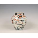 Japan, an Imari porcelain baluster jar, 17th century,