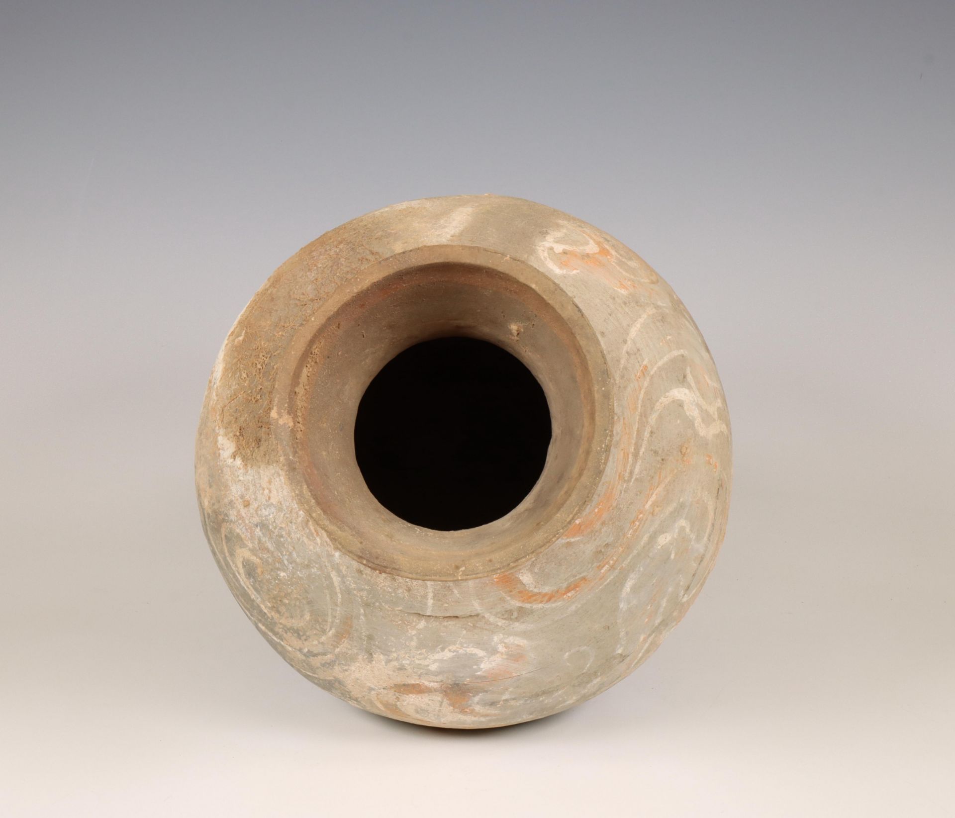 China, pottery vase , probably Han dynasty (206 BC-220 AD), - Image 4 of 6