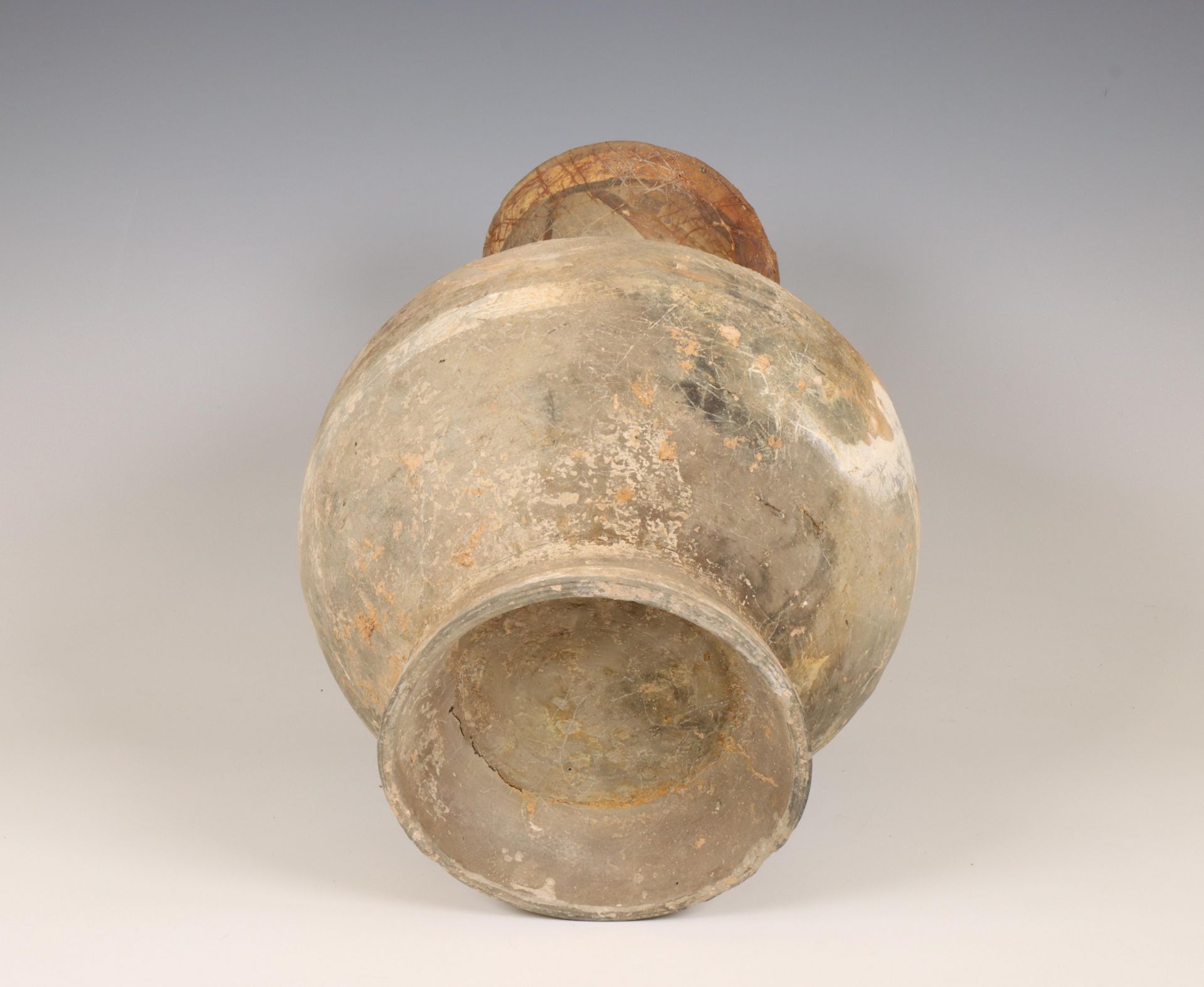 China, pottery vase , probably Han dynasty (206 BC-220 AD), - Image 5 of 6