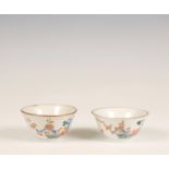 Japan, a pair of Kakiemon-style porcelain cups, 18th-19th century,