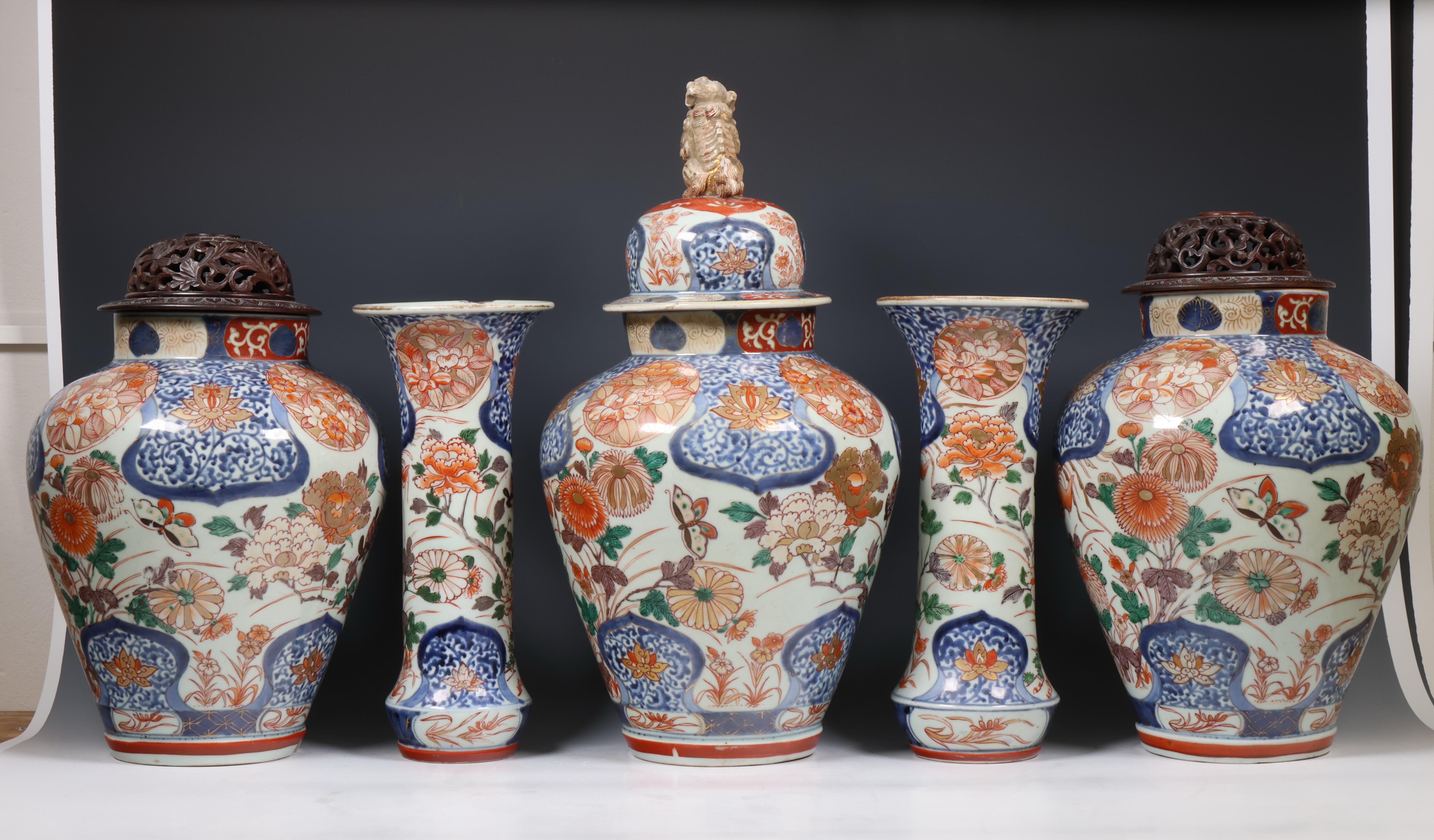 Japan, five-part Imari porcelain garniture, 18th century, - Image 8 of 8