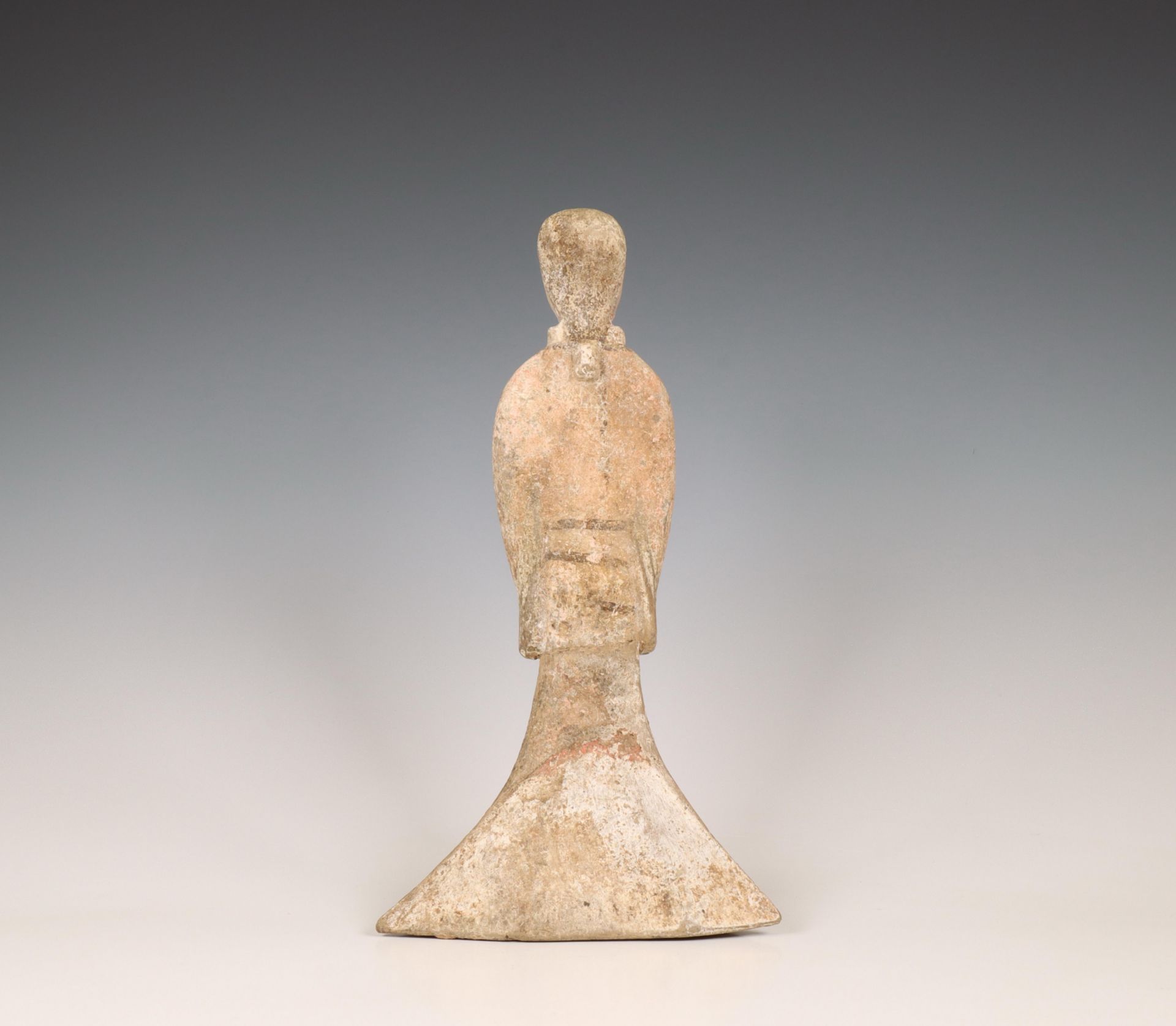 China, pottery model of a standing lady, probably Han dynasty (206 BC-220 AD), - Bild 2 aus 6