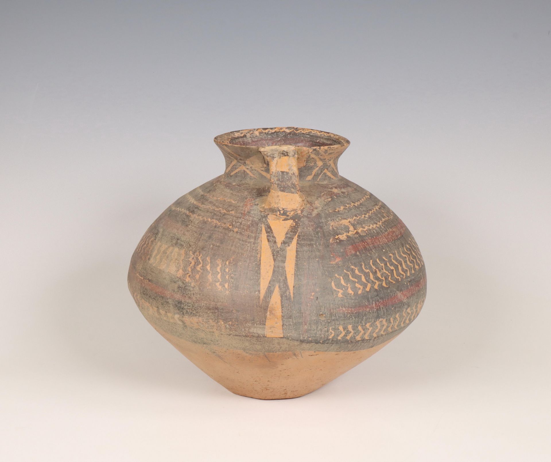 China, earthenware pot, Majiayao culture, Machang phase, late 3rd millennium BC, - Image 3 of 6