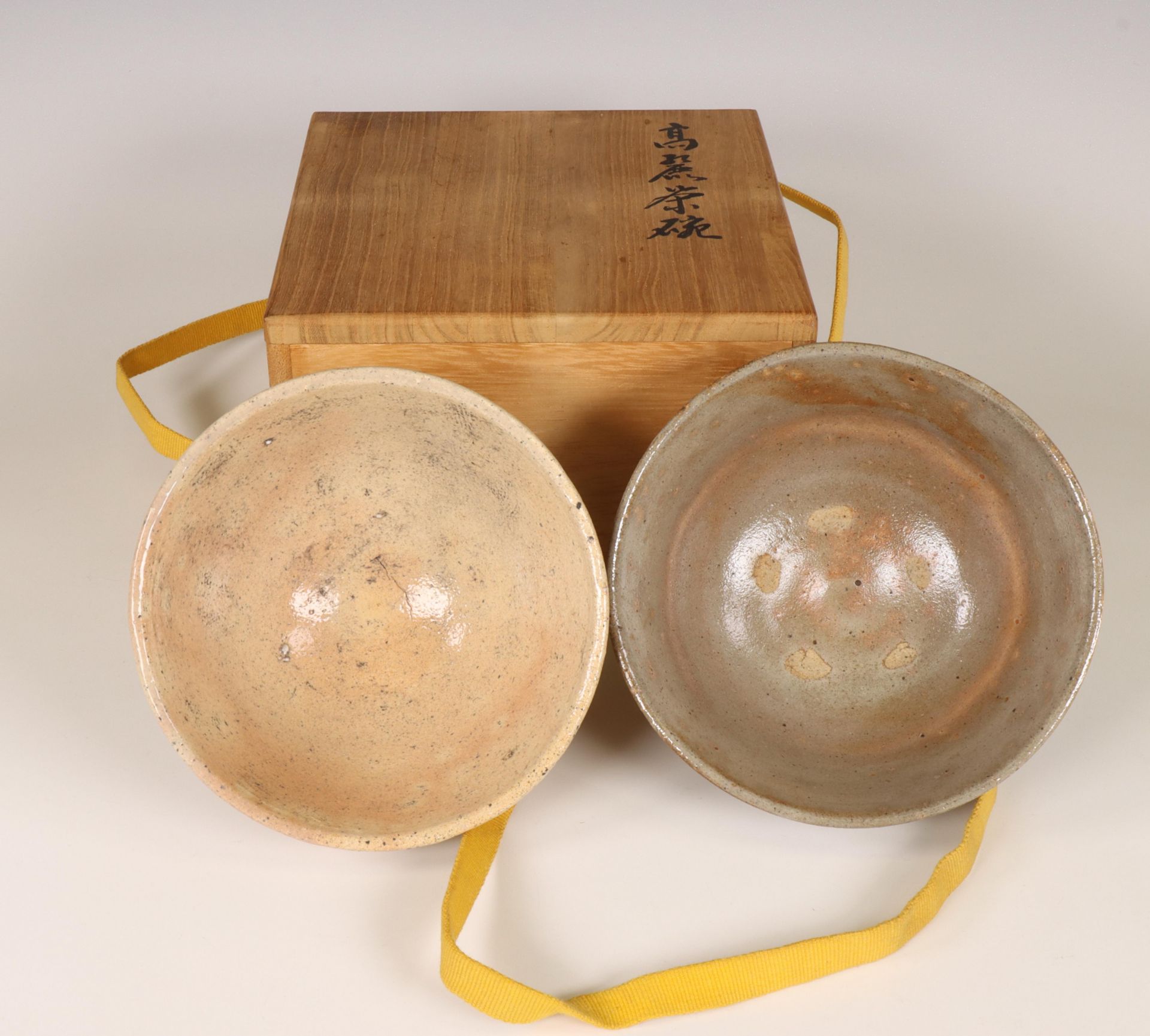 Korea, two Ido ceramic tea bowls, - Image 4 of 4