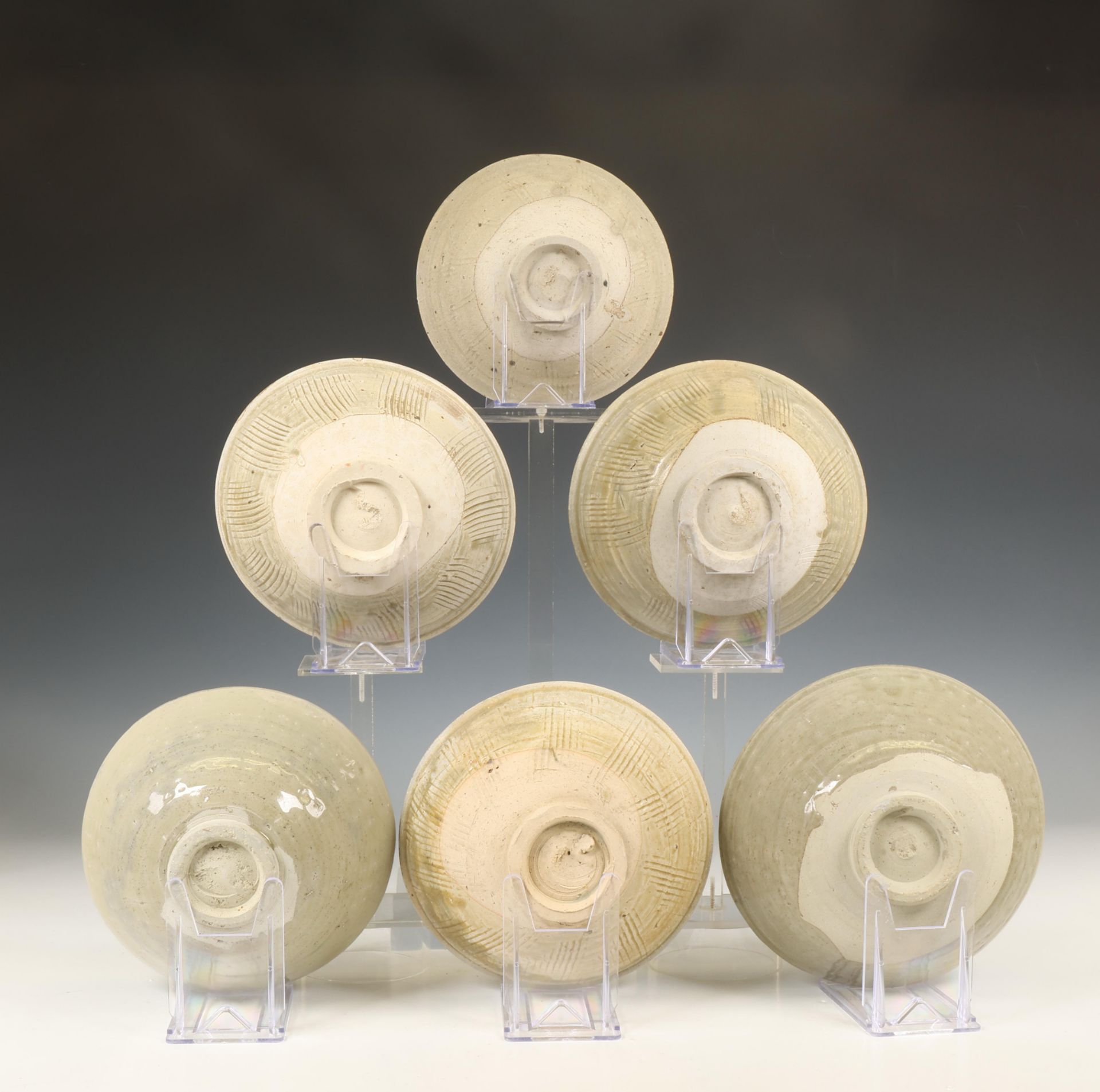 China, collection of eighteen celadon-glazed bowls, Northern Song dynasty, 10th-12th century, - Bild 6 aus 7