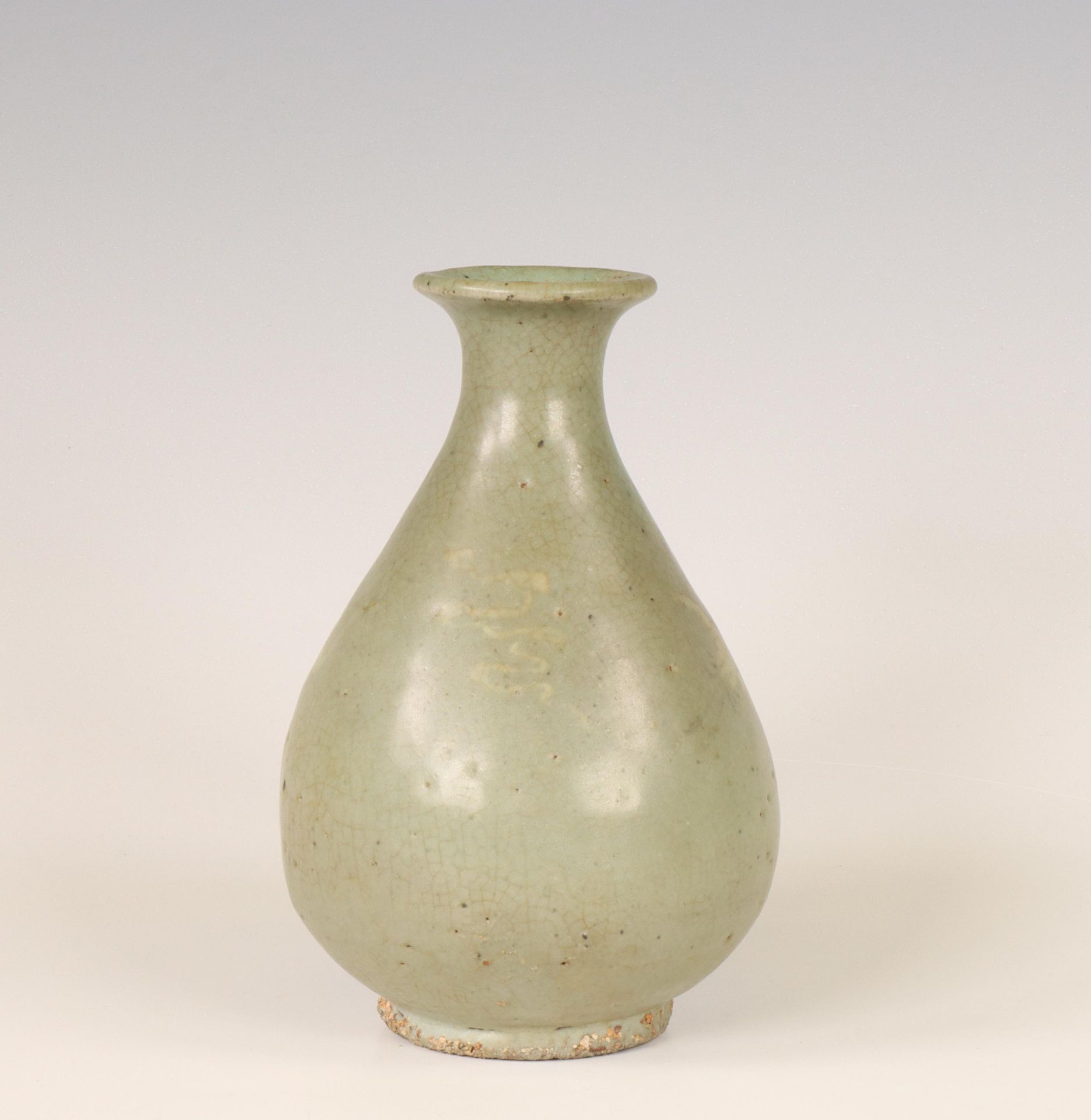 Korea, celadon-glazed vase, late Goryo/ early Joseon dynasty, 14th-15th century, - Image 5 of 5