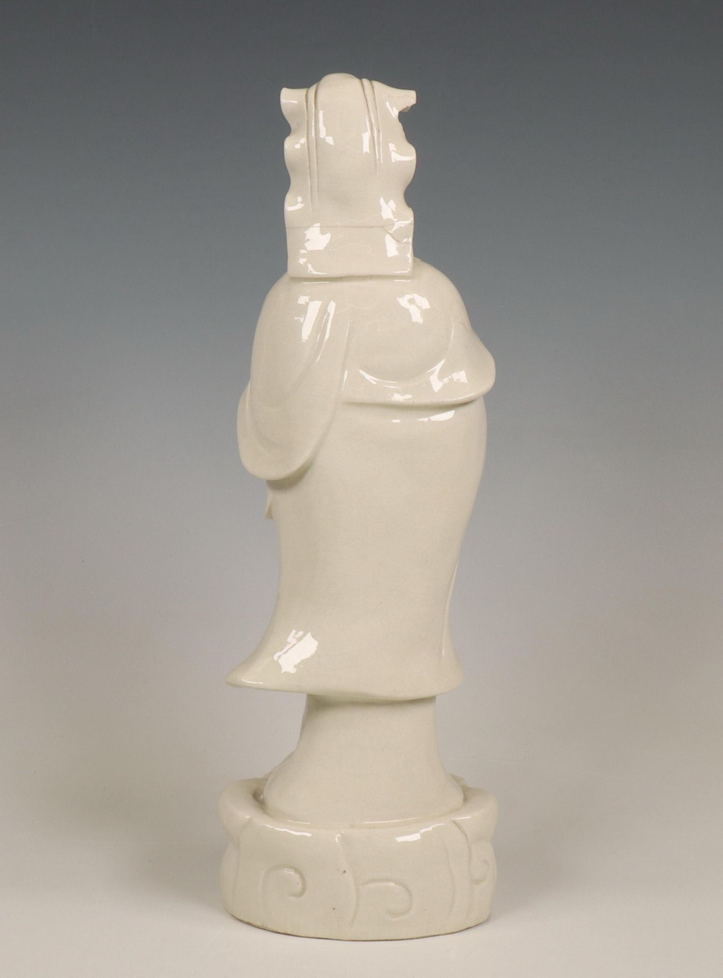 China, white-glazed porcelain figure of Guanyin, 20th century, - Bild 2 aus 2