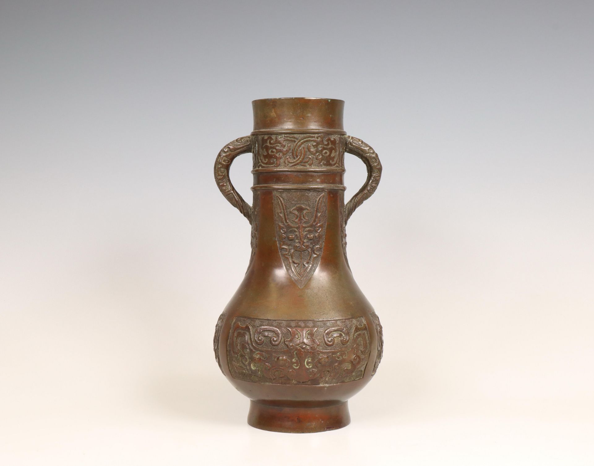 China, a bronze archaistic two-handled vase, late Qing dynasty (1644-1912),