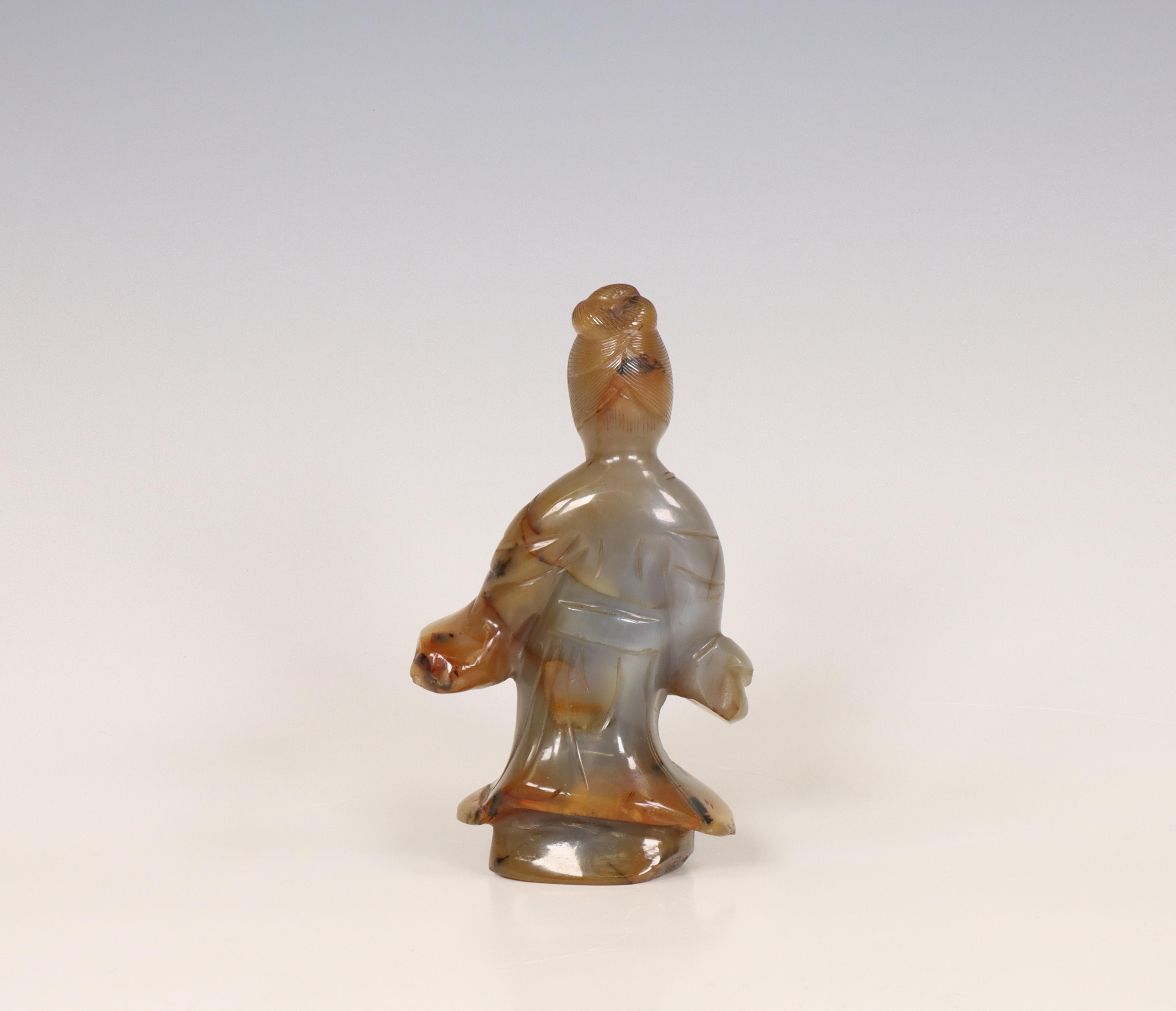 China, an agate carving of a lady, 20th century, - Image 3 of 3