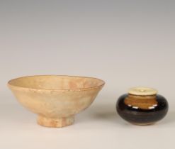 Japan, small Zeze ceramic chaire and a ceramic tea bowl, Showa period (1926-1989),