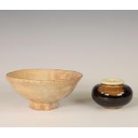 Japan, small Zeze ceramic chaire and a ceramic tea bowl, Showa period (1926-1989),