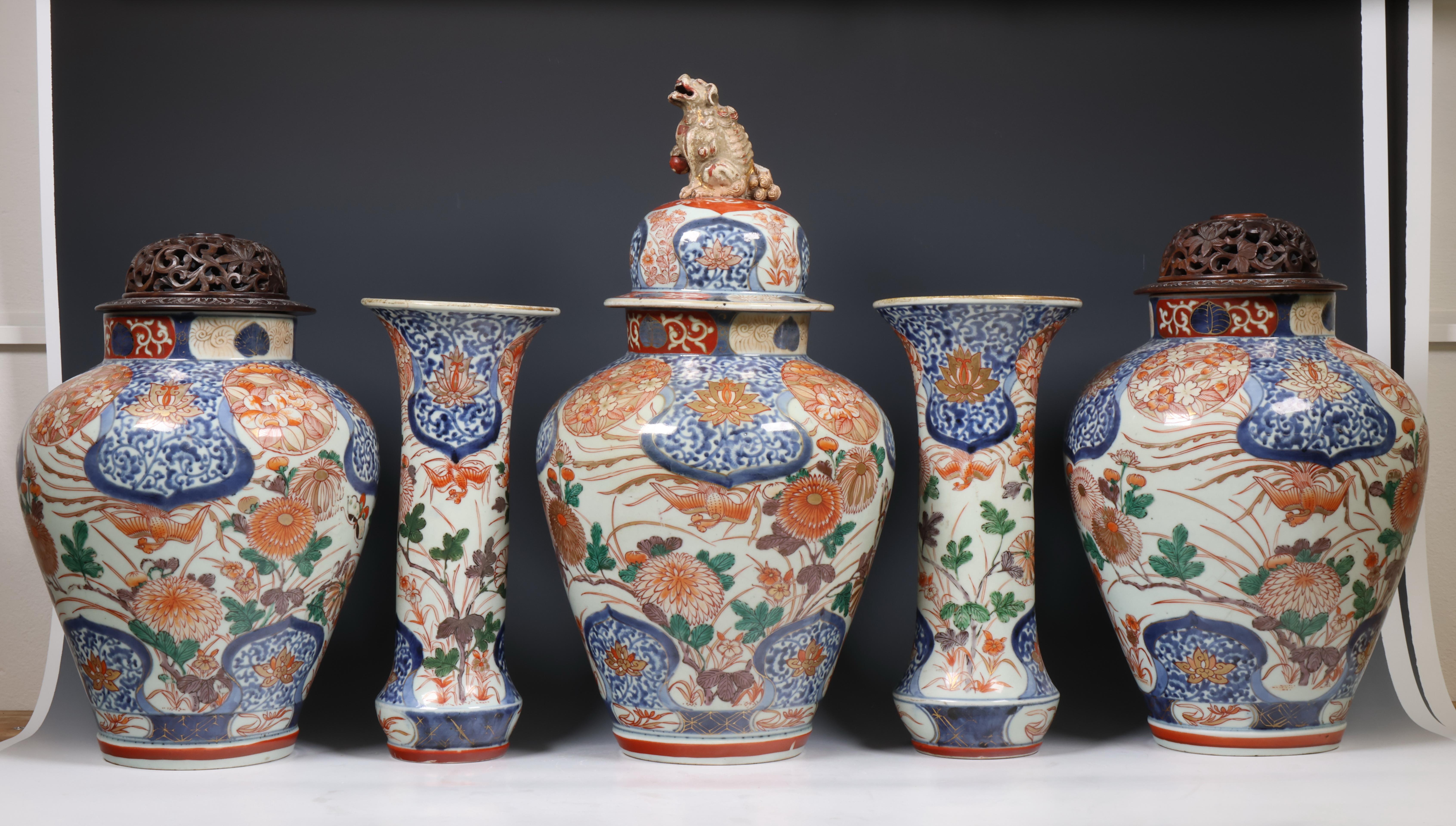 Japan, five-part Imari porcelain garniture, 18th century,