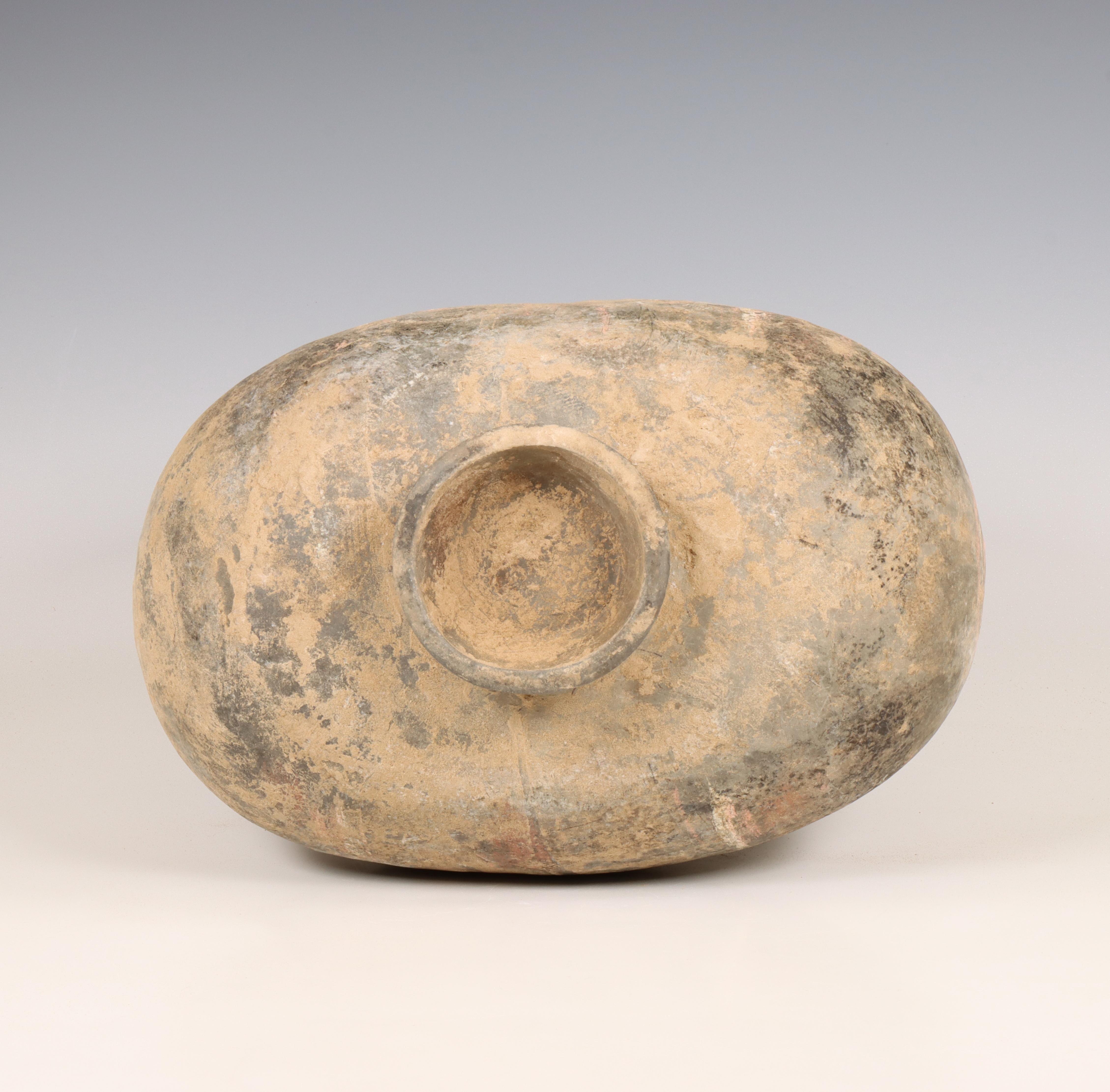 China, grey earthenware cocoon vase, Han dynasty (206 BC-220 AD), - Image 5 of 6