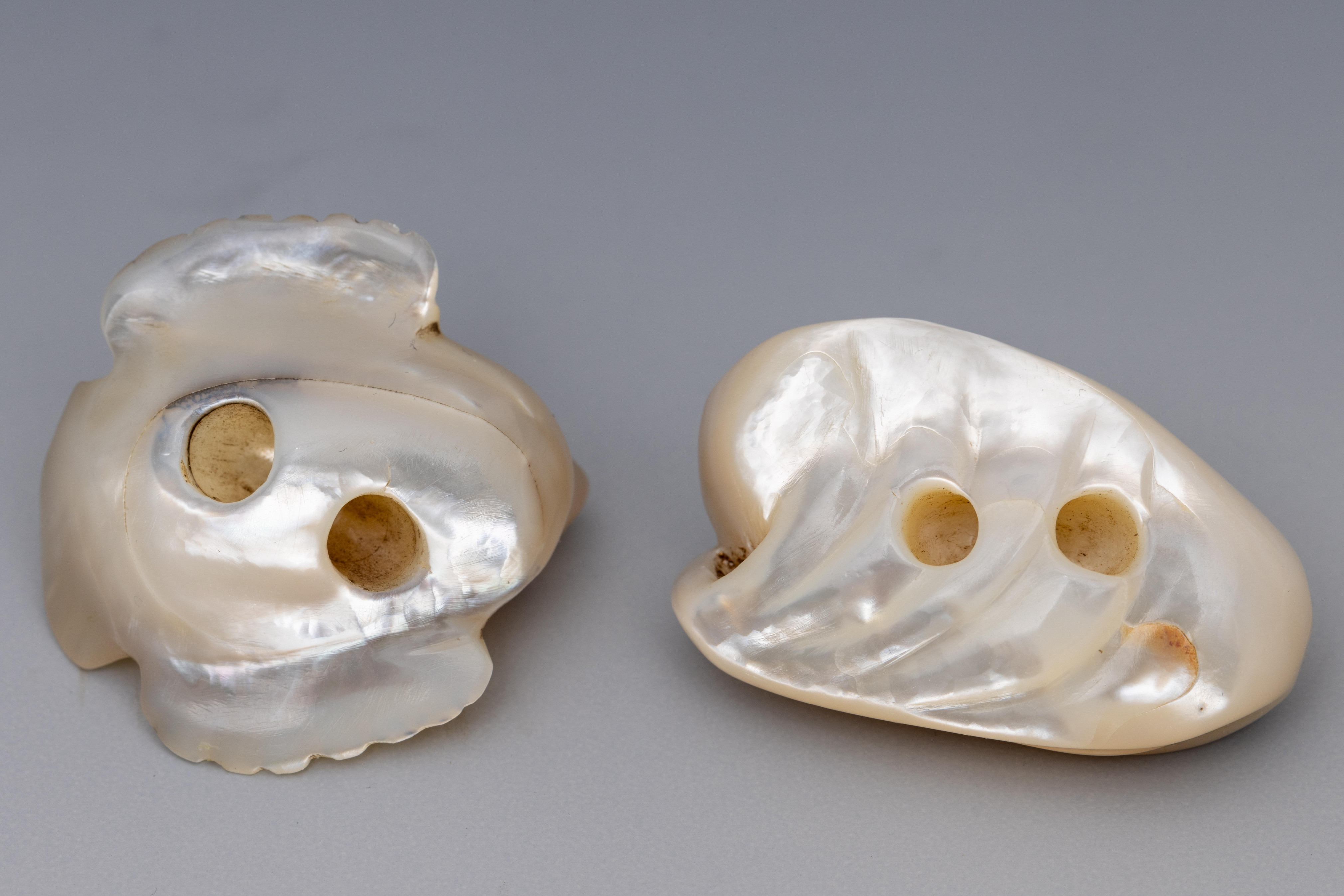 Japan, two mother of pearl netsukes - Image 3 of 3