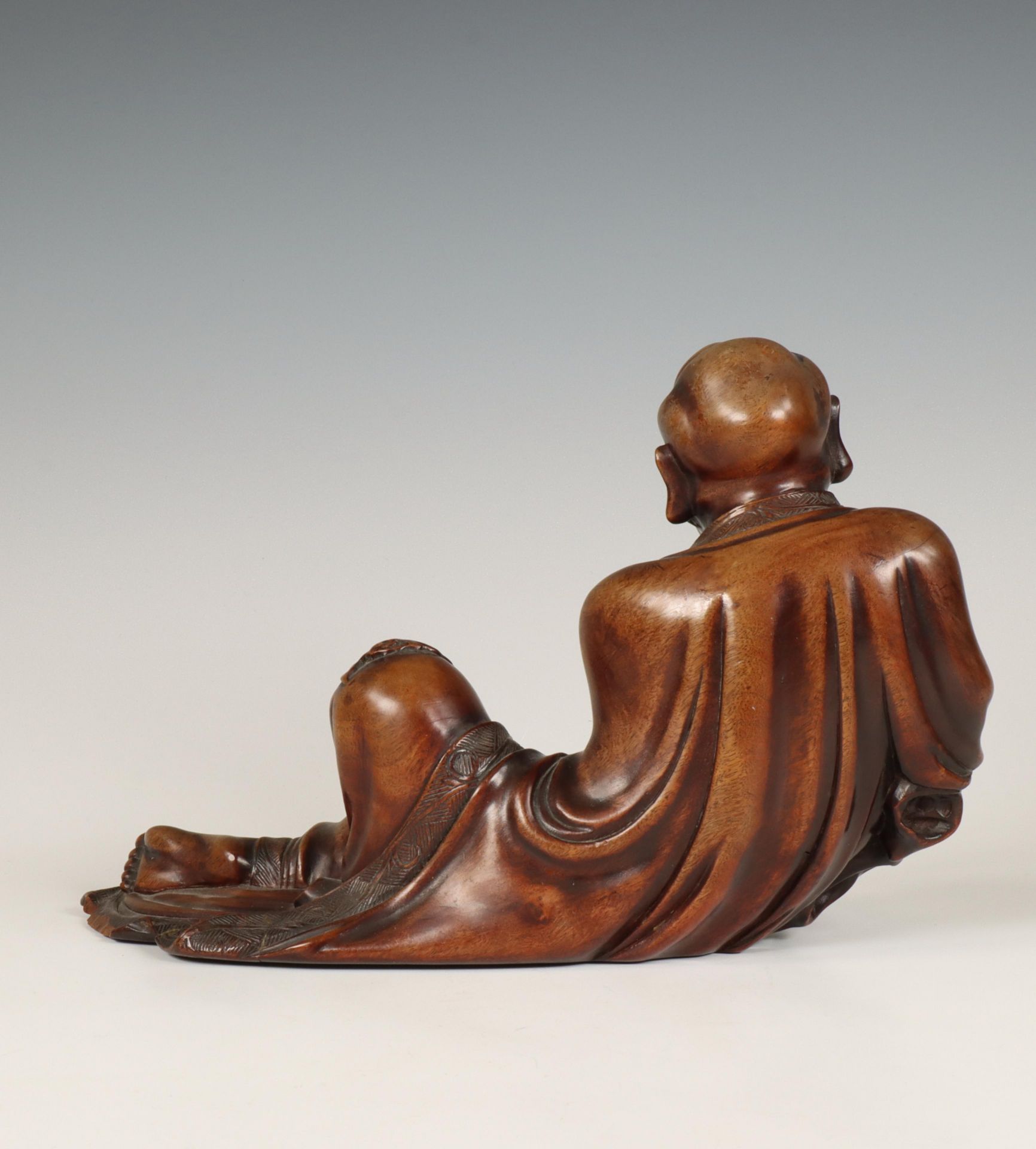 Japan, a wood figure of Bodhidarma Darmuma, 20th century, - Image 2 of 2