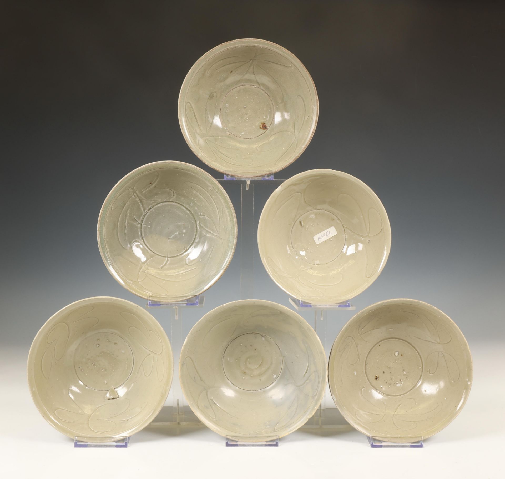 China, collection of twelve celadon-glazed bowls, Northern Song dynasty, 10th-12th century, - Bild 2 aus 5