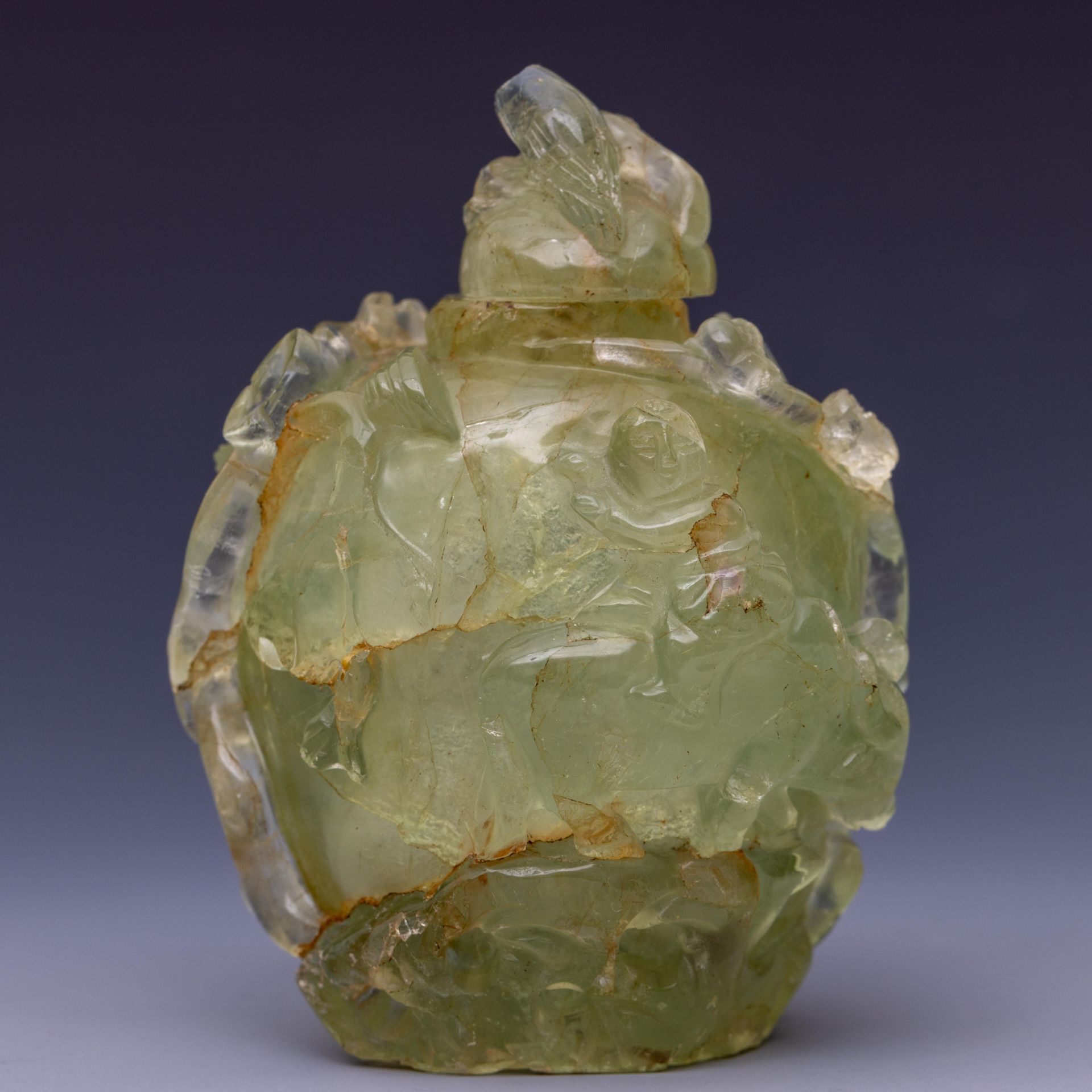 China, a carved quartz snuff bottle and stopper, - Image 2 of 2