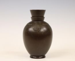 Japan, a bronze Art Deco vase, signed Horo Joshin (1907-1993), Taisho periode (1912-1926),