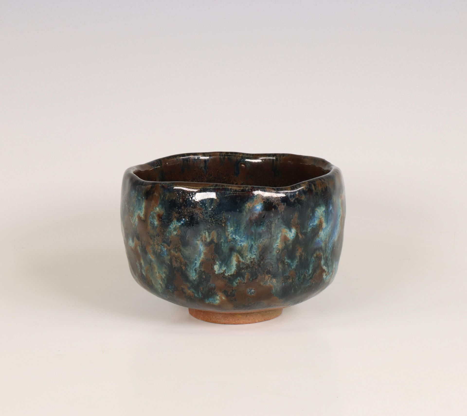 Japan, blue and brown-glazed earthenware chawan, 20th century,