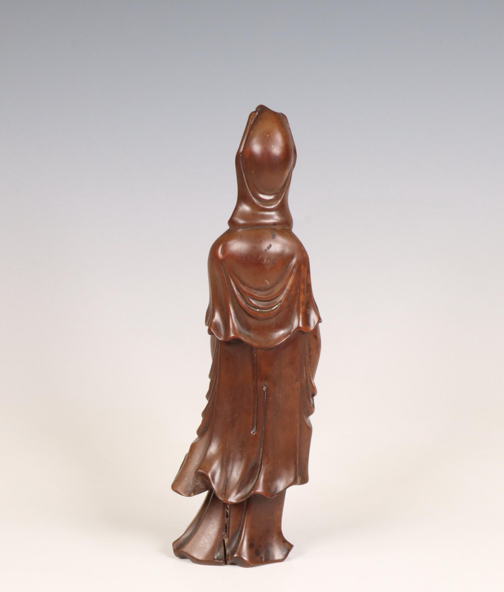 China, a wood figure of Guanyin, 19th century, - Bild 2 aus 5