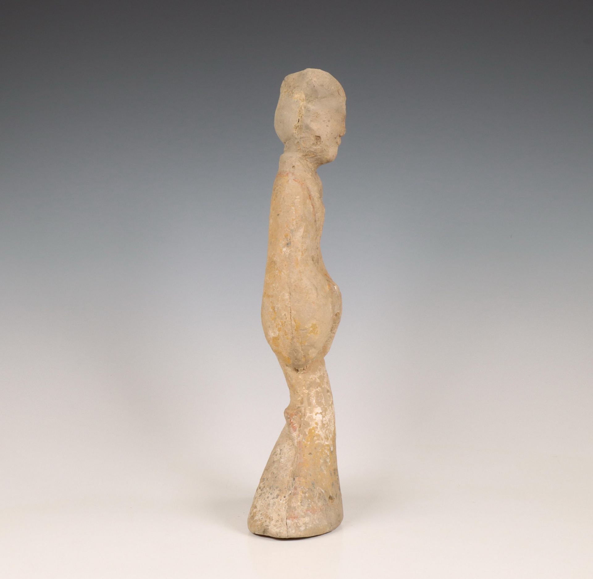 China, pottery model of a standing lady, probably Han dynasty (206 BC-220 AD), - Image 3 of 6