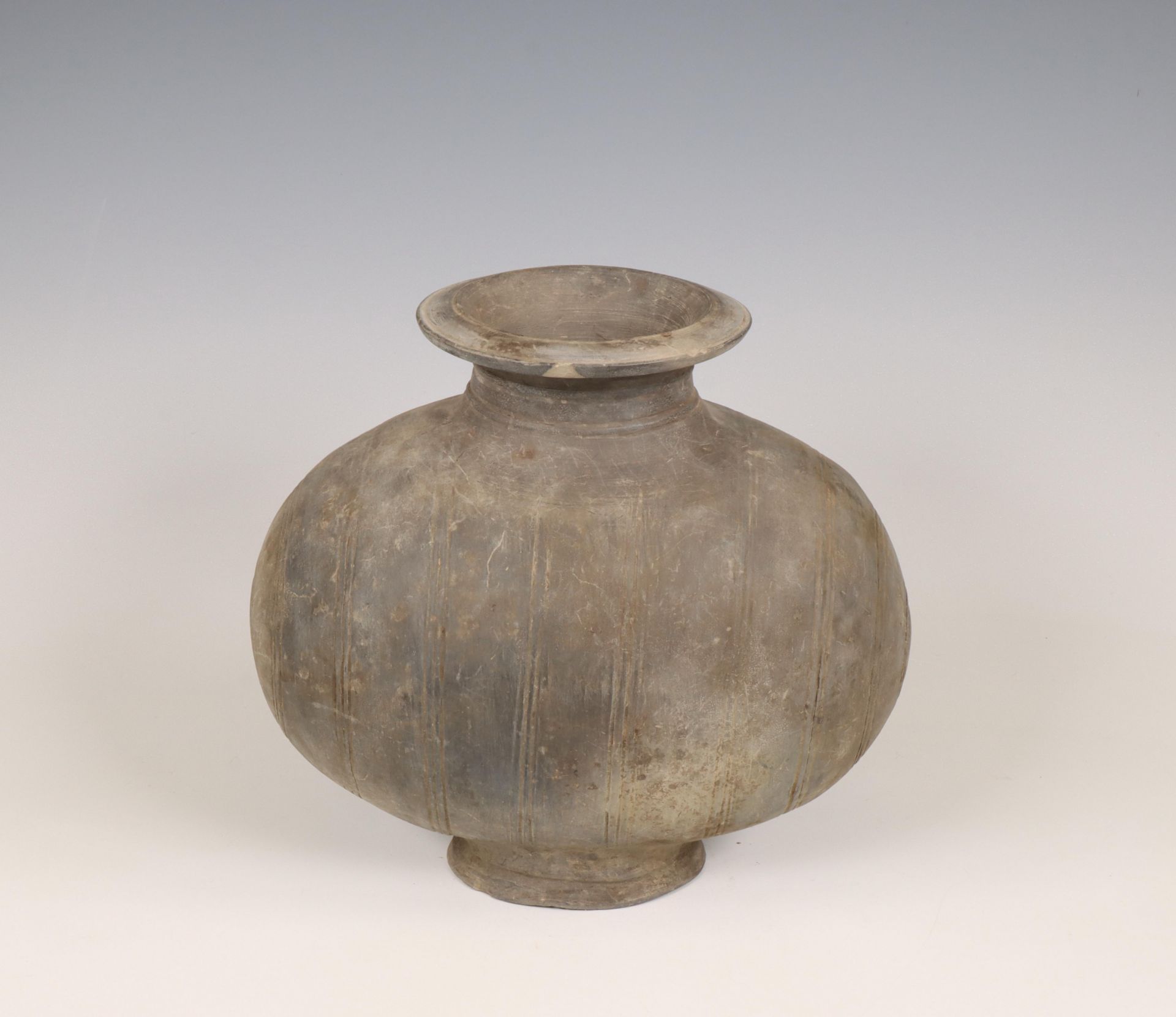 China, grey earthenware cocoon vase, Han dynasty (206 BC-220 AD), - Image 2 of 6