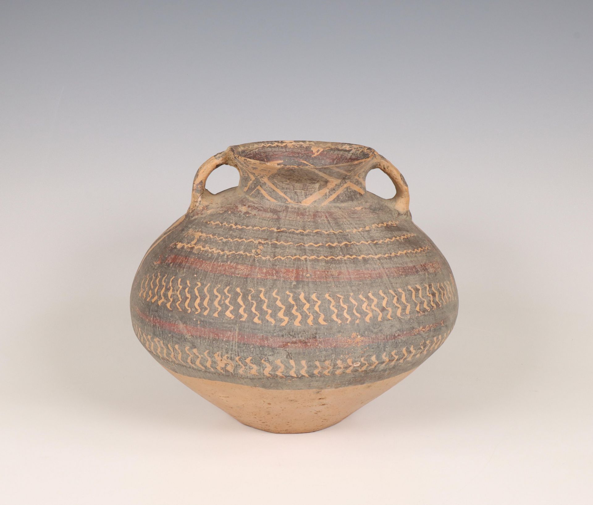 China, earthenware pot, Majiayao culture, Machang phase, late 3rd millennium BC,