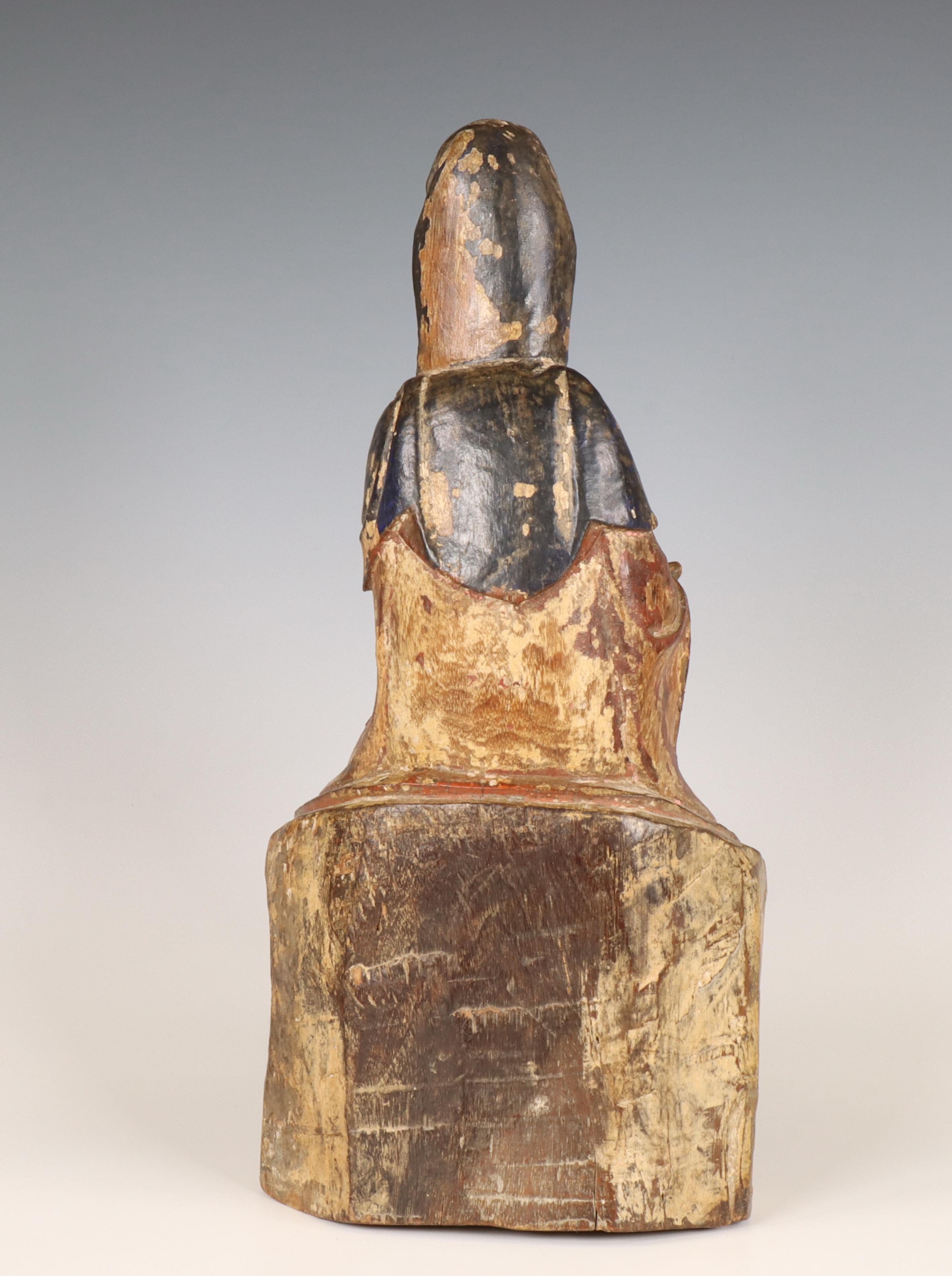 China, polychrome painted wooden figure of Guanyin, ca. 1900, - Image 2 of 5