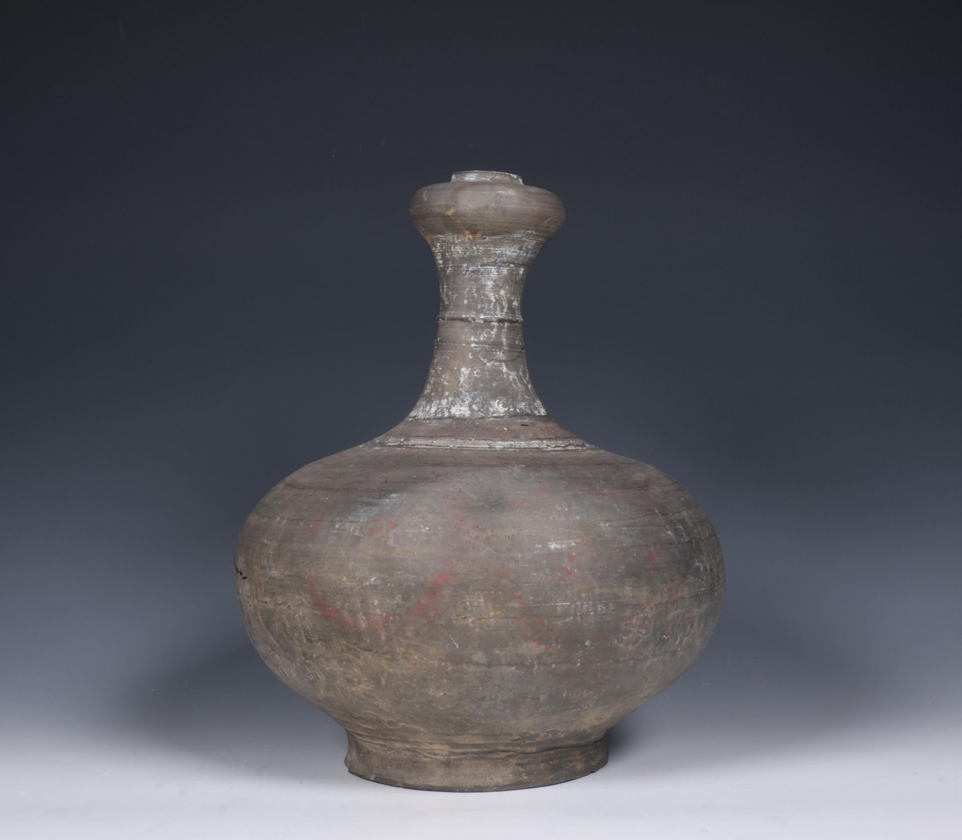 China, grey earthenware garlic-head vase, Han dynasty (206 BC- 220 AD), - Image 3 of 6