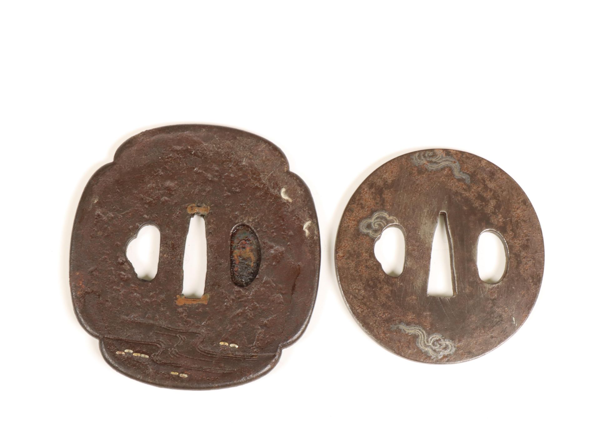 Japan, two iron tsuba's with gold- and silver inlay, Edo period (1615-1868); - Bild 2 aus 2