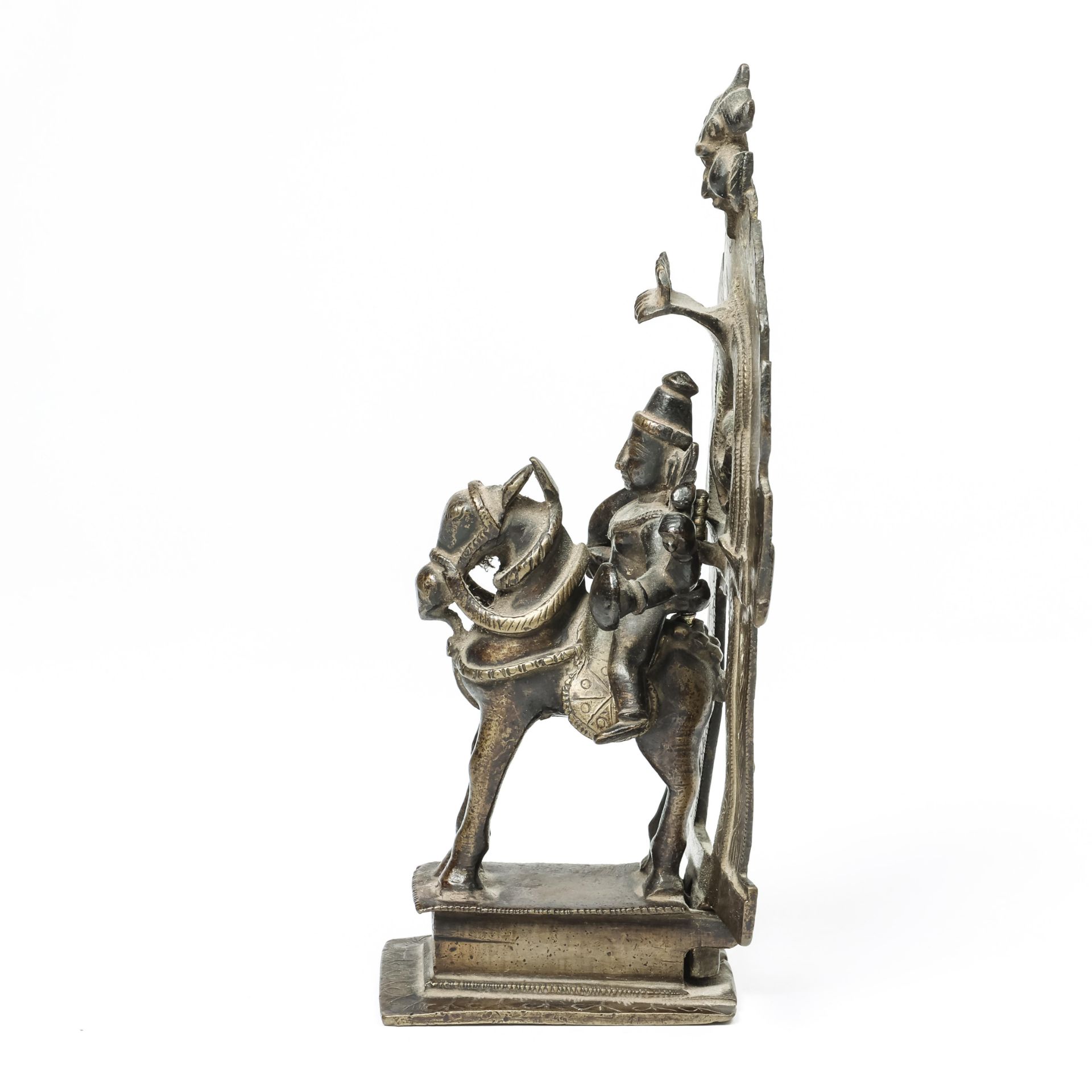 North-India, a bronze altar figure of Durga on a horse, 19th century; - Bild 2 aus 5