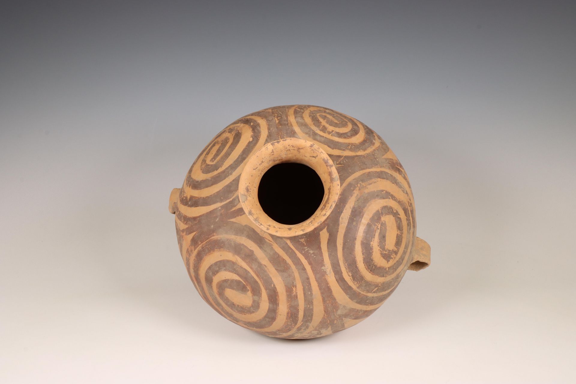 China, earthenware pot, Majiayao culture, Machang phase, late 3rd millennium BC, - Image 4 of 6