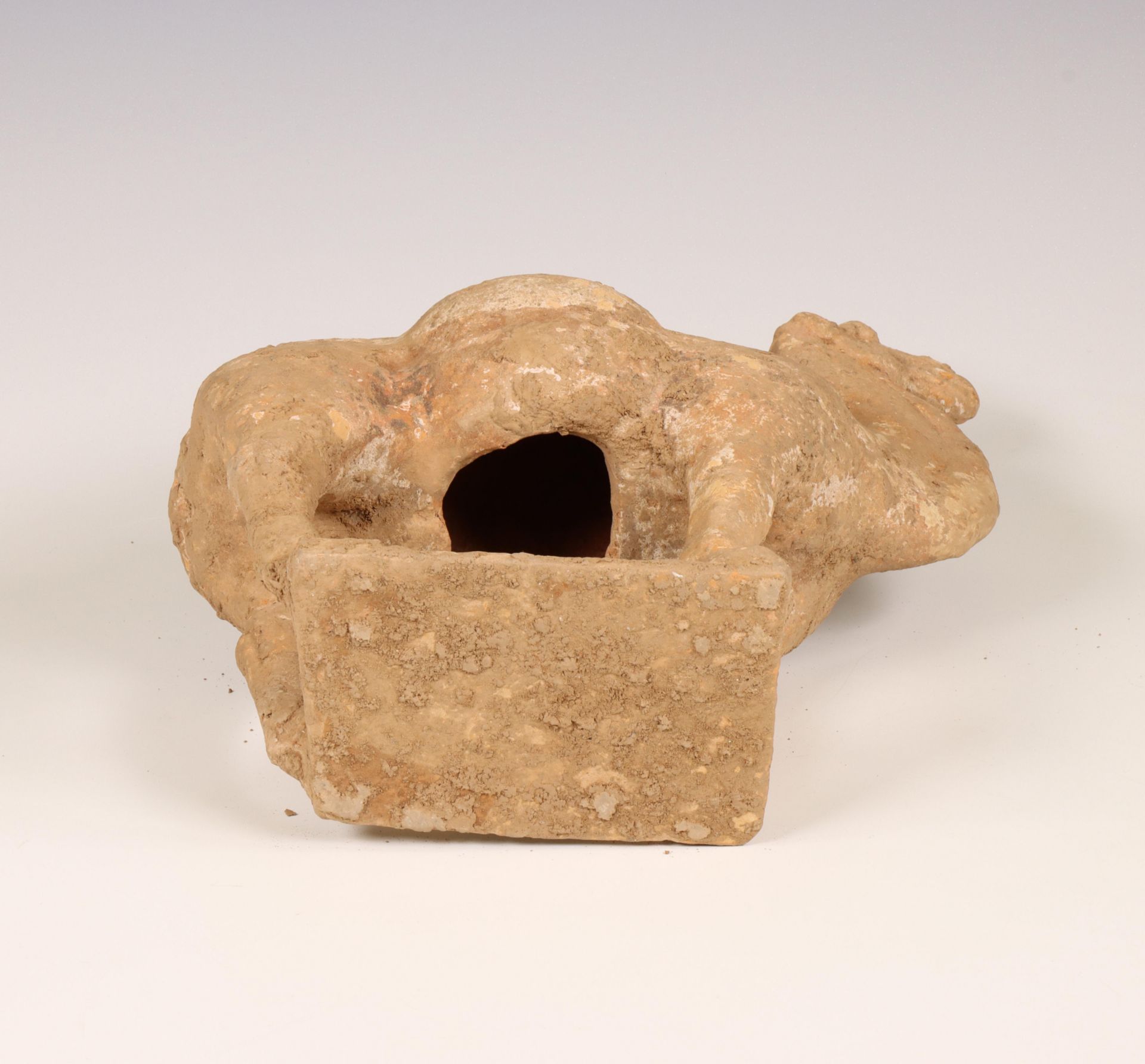 China, pottery model of a camel, probably Tang dynasty (618-906), - Bild 5 aus 6