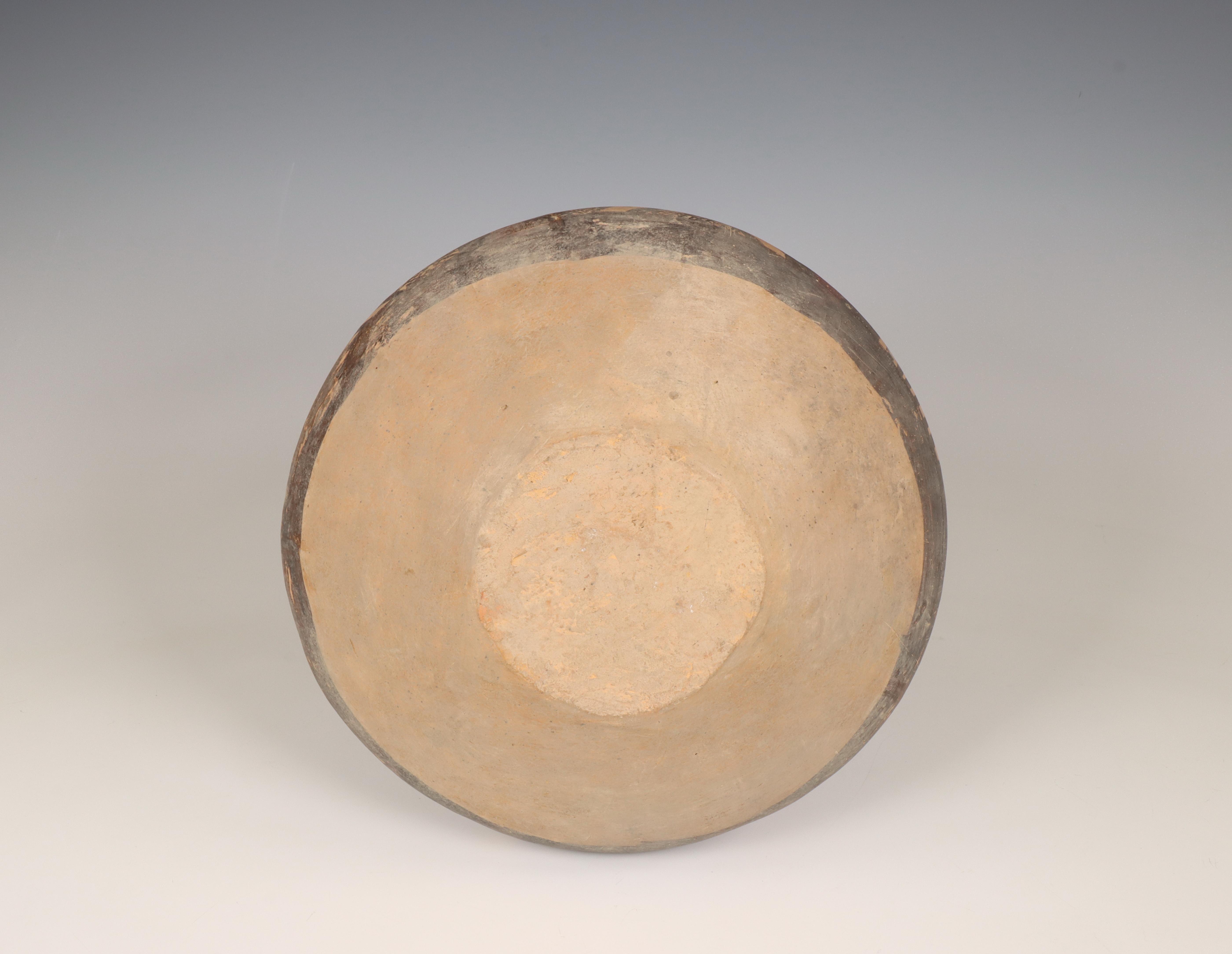 China, earthenware pot, Majiayao culture, Banshan phase, mid 3rd millennium BC, - Image 5 of 6