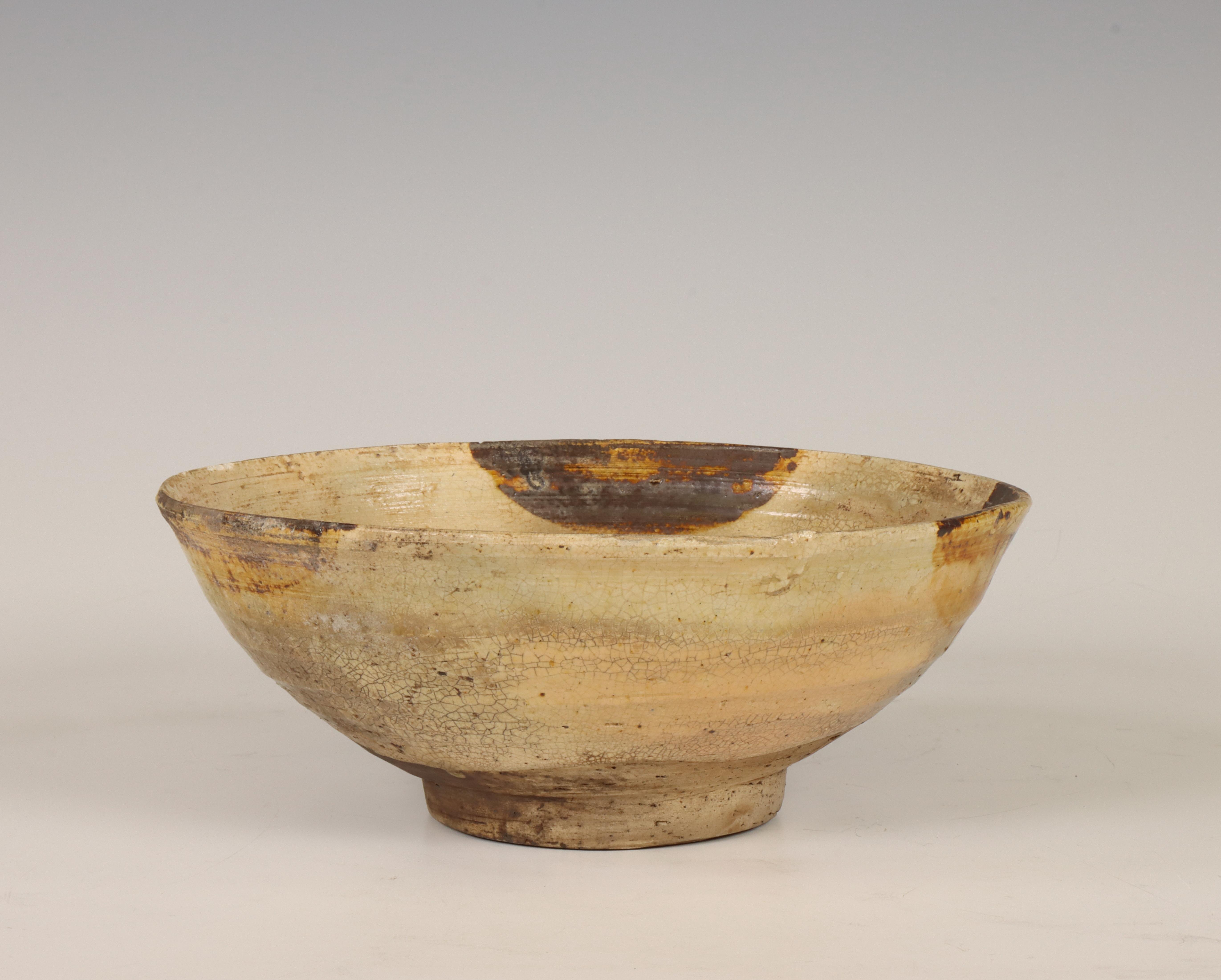 China, a cream-glazed pottery bowl, probably Tang dynasty (618-907), - Image 4 of 4