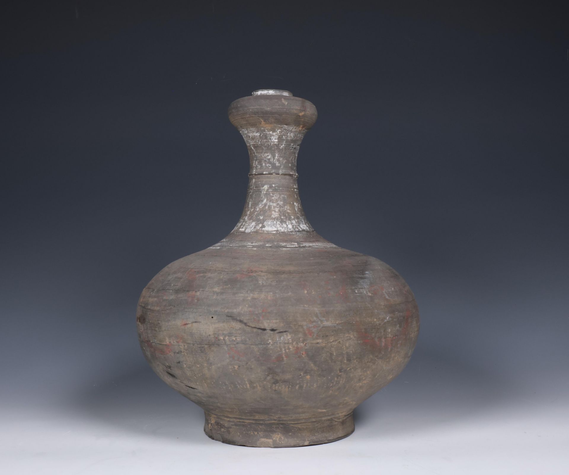 China, grey earthenware garlic-head vase, Han dynasty (206 BC- 220 AD), - Image 2 of 6