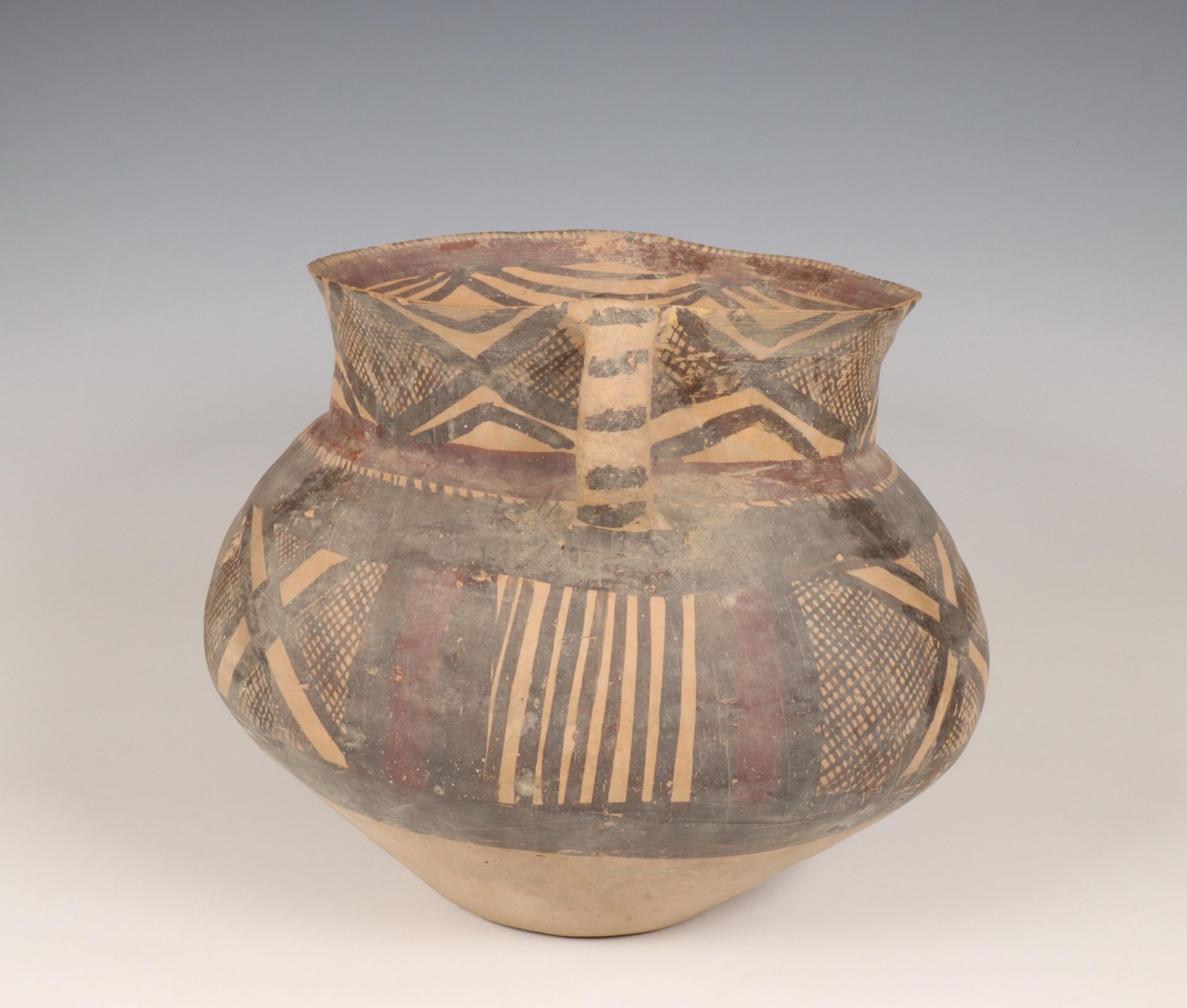 China, earthenware pot, Majiayao culture, Banshan phase, mid 3rd millennium BC, - Image 6 of 6