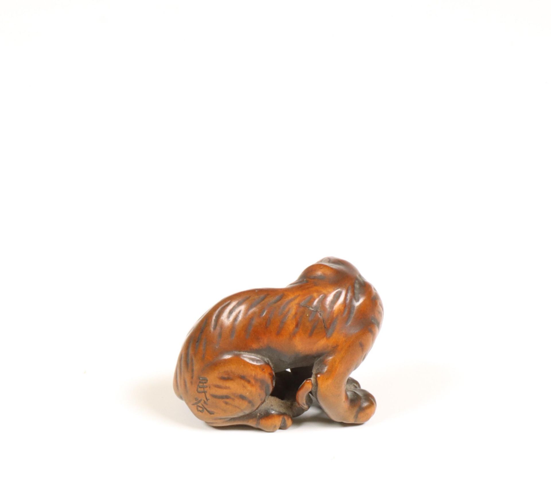 Japan, boxwood netsuke, 'Tiger', Edo period (1615-1868); - Image 2 of 5