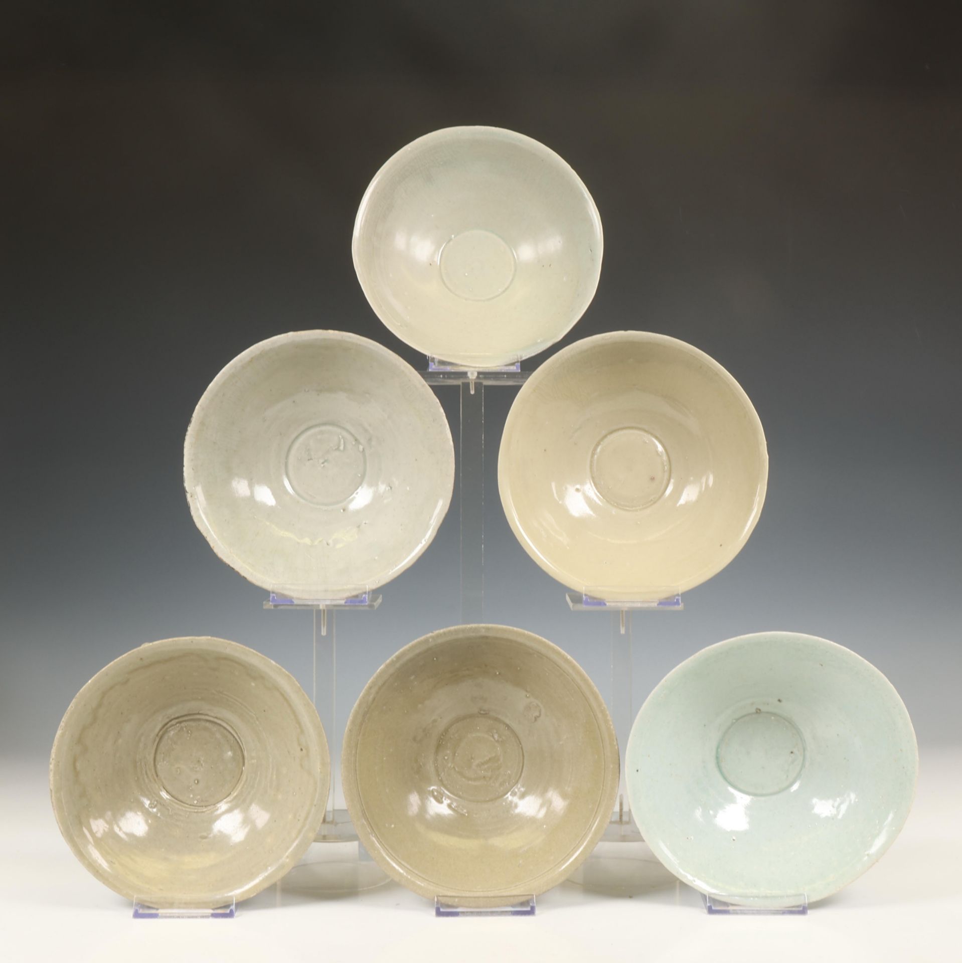 China, collection of eighteen celadon-glazed bowls, Northern Song dynasty, 10th-12th century, - Bild 5 aus 7