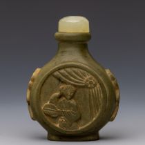 China, a zisha Yixing snuff bottle and stopper, late Qing dynasty (1644-1912)