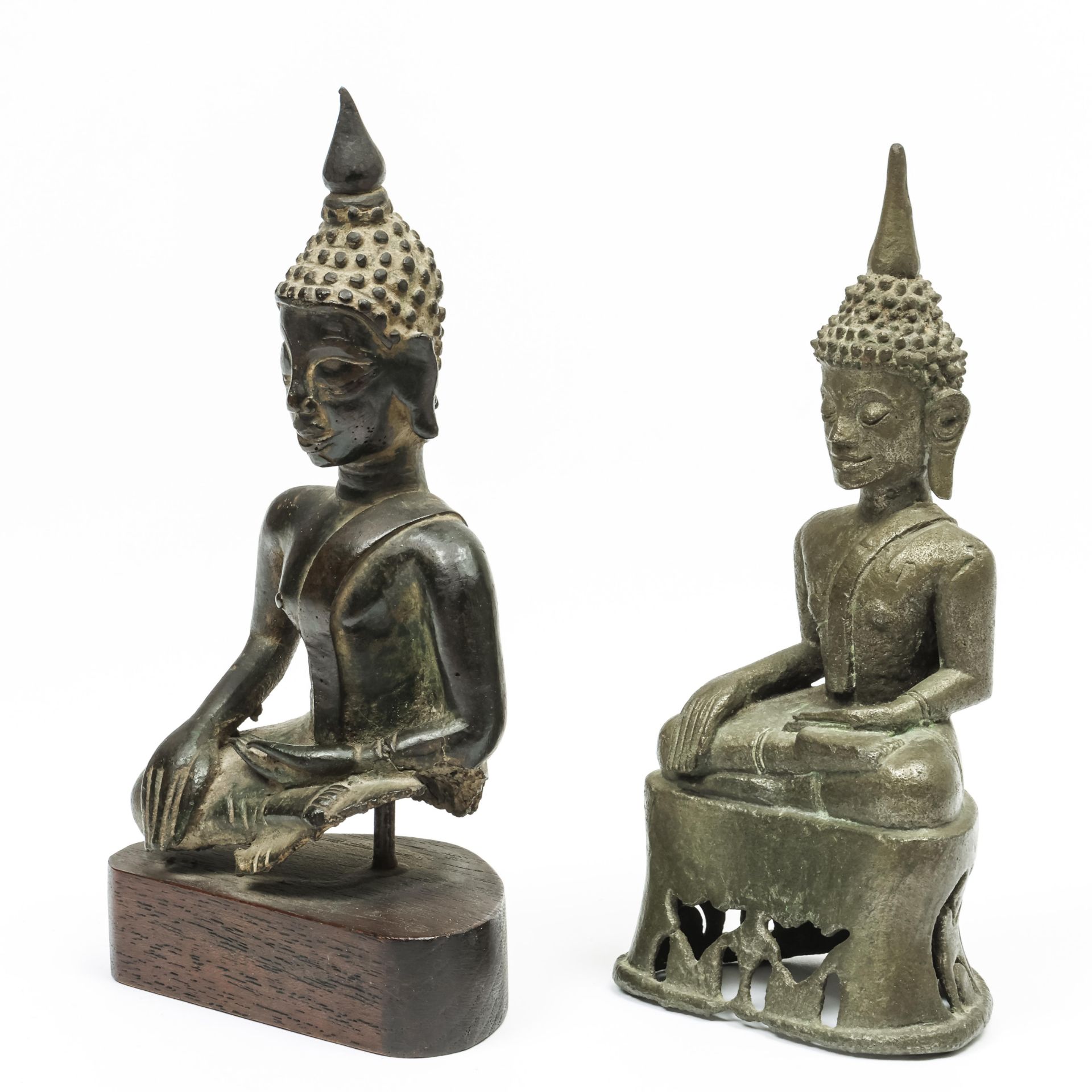 North Thailand, a bronze Buddha Sakyamuni seated on a throne, 17th century and Thailand, bronze Budd - Bild 5 aus 5