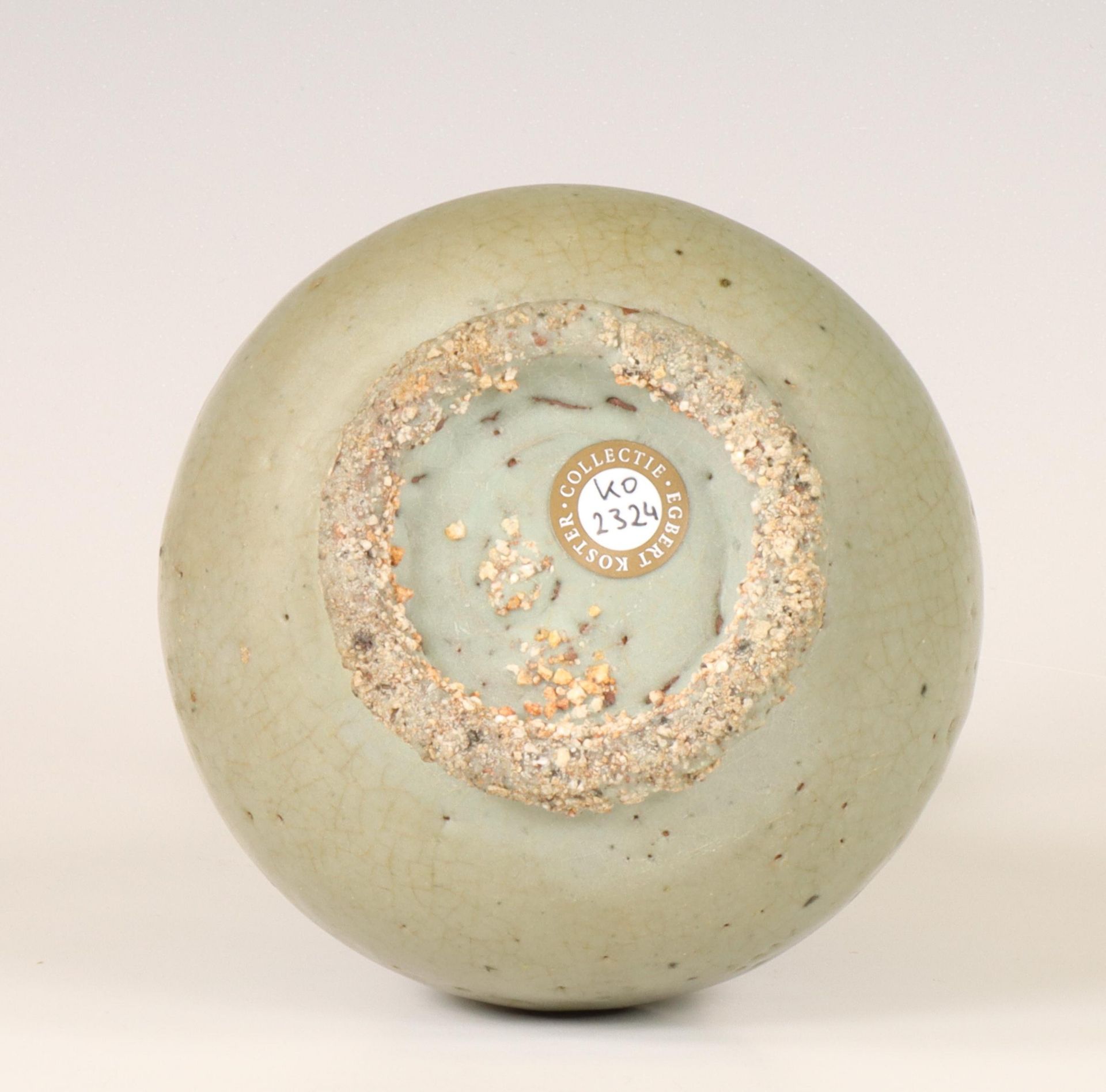 Korea, celadon-glazed vase, late Goryo/ early Joseon dynasty, 14th-15th century, - Image 4 of 5