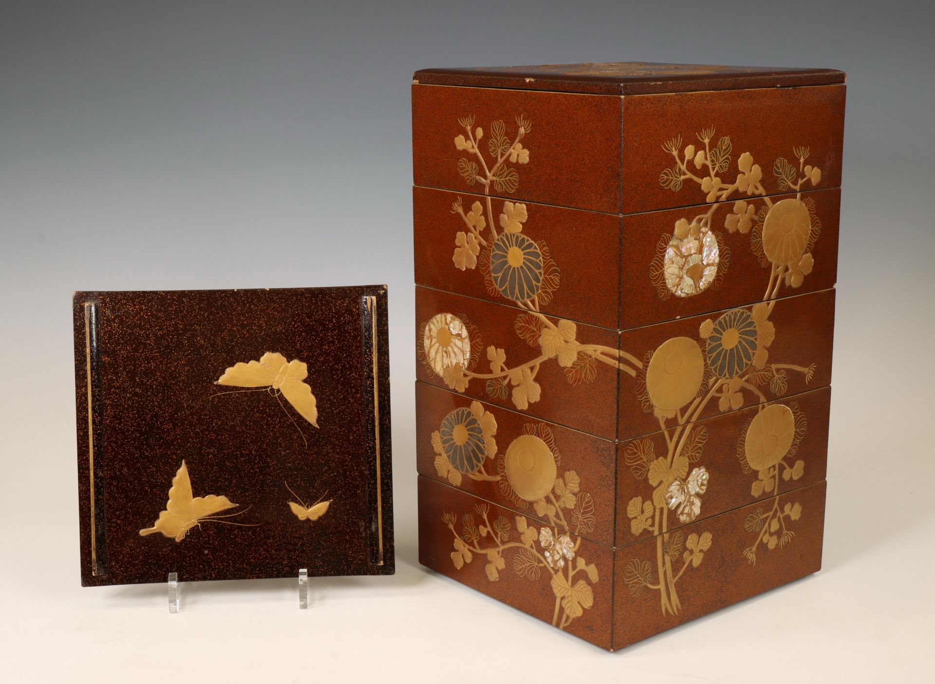 Japan, a lacquer five-tiered jubako (picnic box), ca. 1920-1930, - Bild 2 aus 3