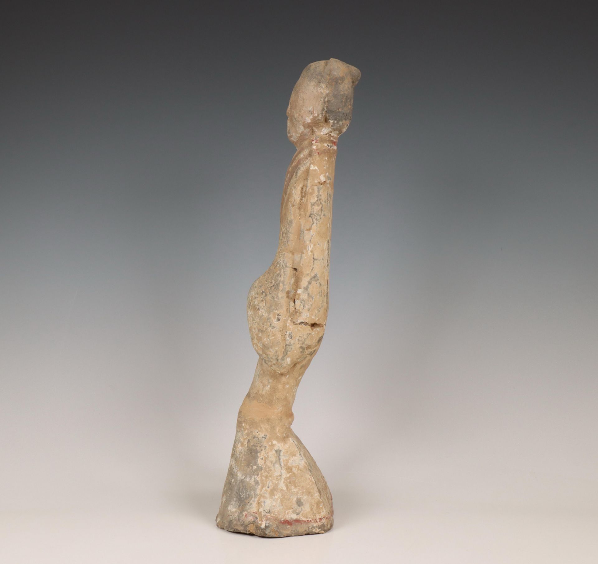 China, pottery model of a standing lady, probably Han dynasty (206 BC-220 AD), - Image 3 of 6