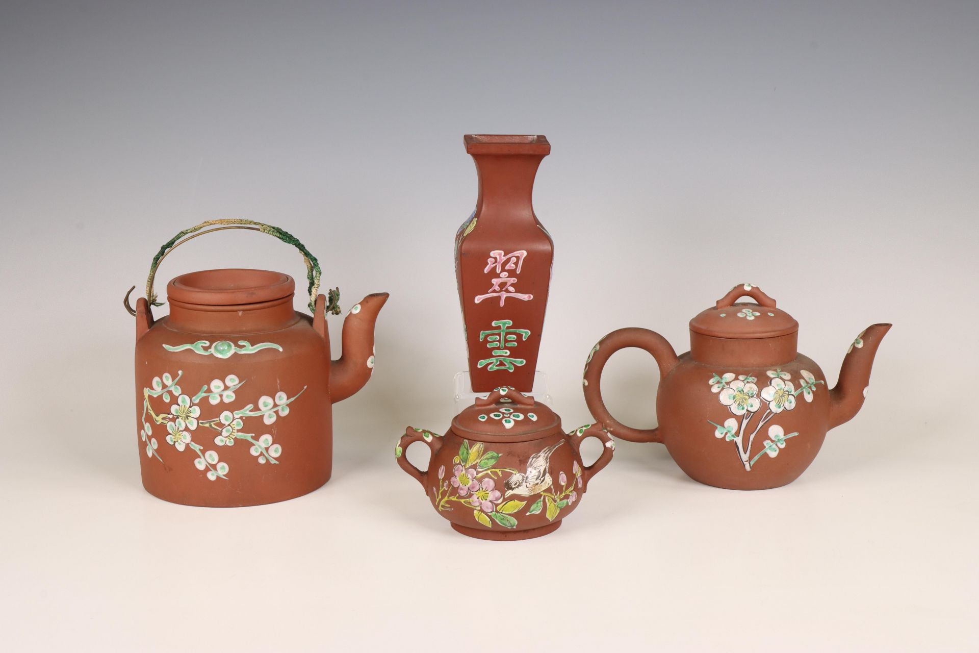 China, small collection familiar rose decorated Yixing porcelain, 20th century, - Bild 2 aus 2