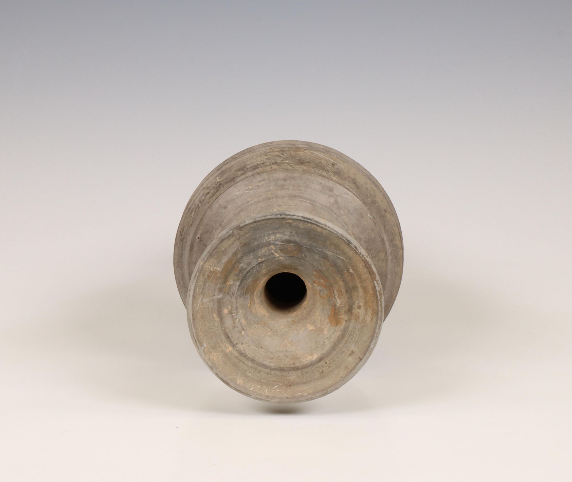 China, grey pottery vase , probably Han dynasty (206 BC-220 AD), - Image 2 of 4