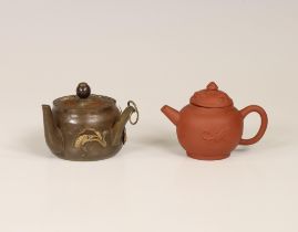 China and Japan, two miniature teapots, 19th-20th century,