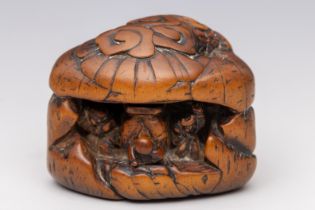 Japan, wooden netsuke, Edo period;
