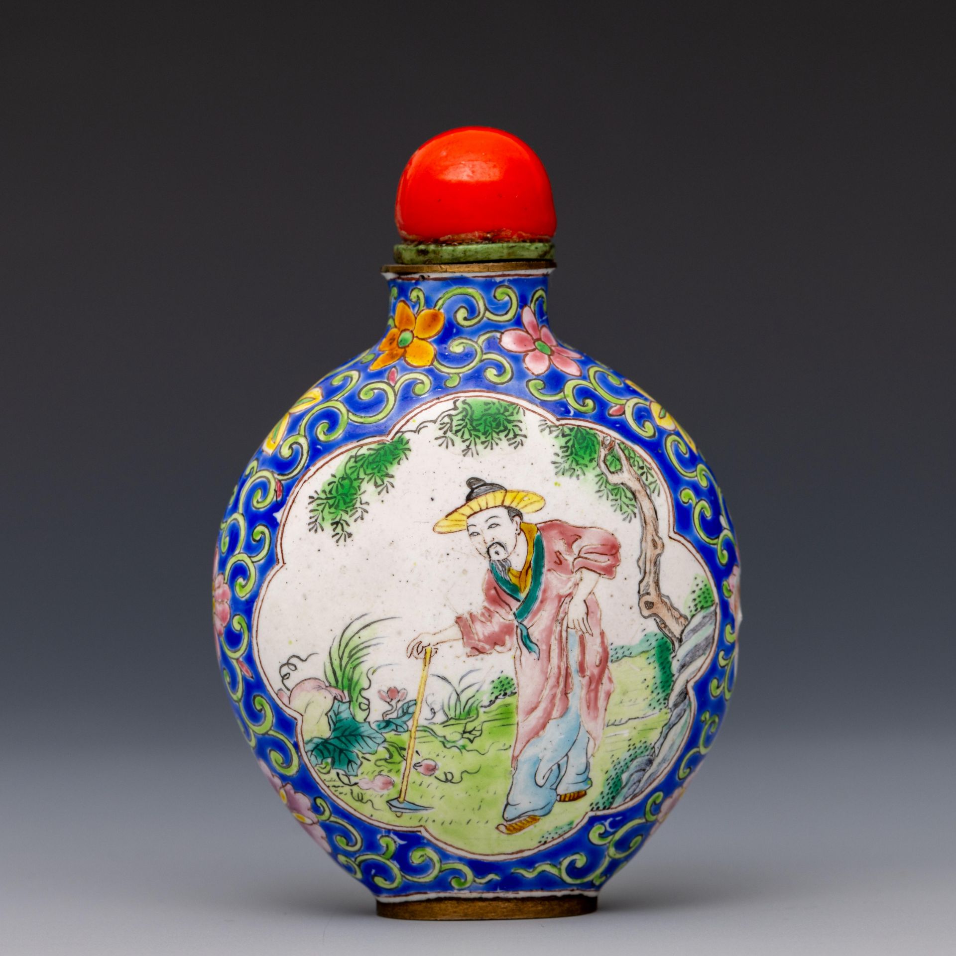 China, a Canton enamel snuff bottle and stopper, 19th century,