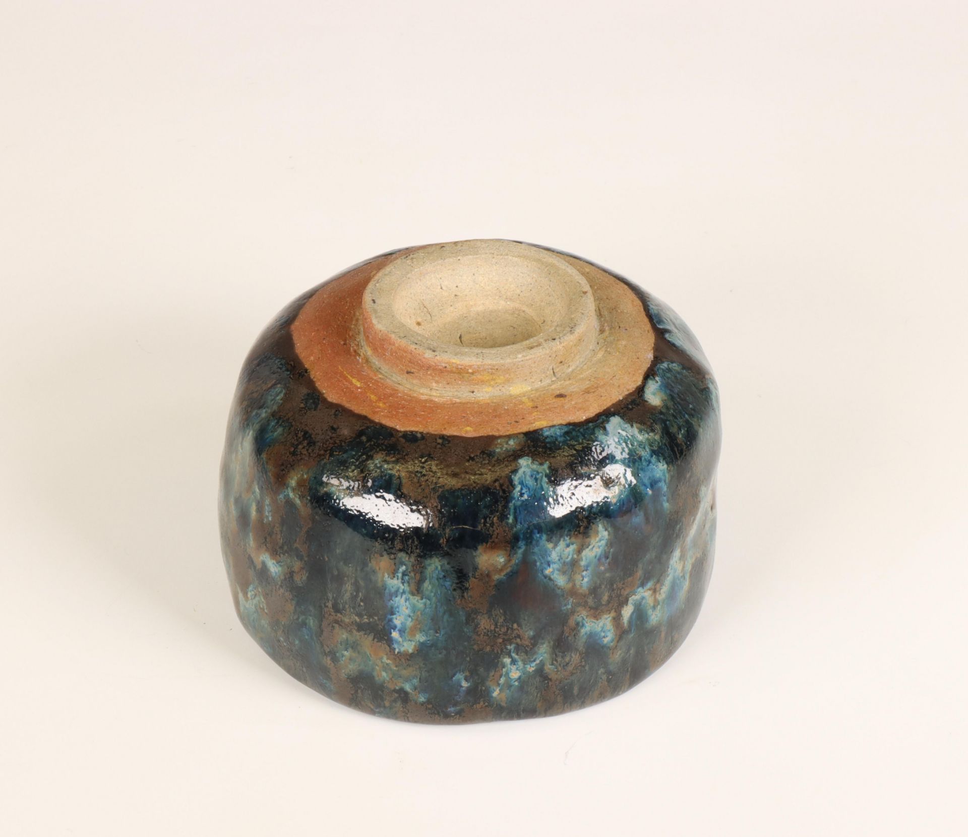 Japan, blue and brown-glazed earthenware chawan, 20th century, - Bild 2 aus 2